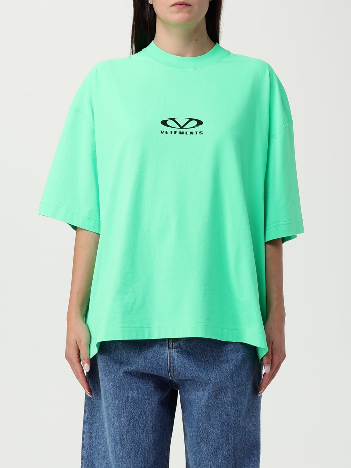 Tシャツ・カットソー VETEMENTS Women Tops UA66TR600ENEONGREEN Green Oval Logo Cropped Tee Neon Green | The Webster