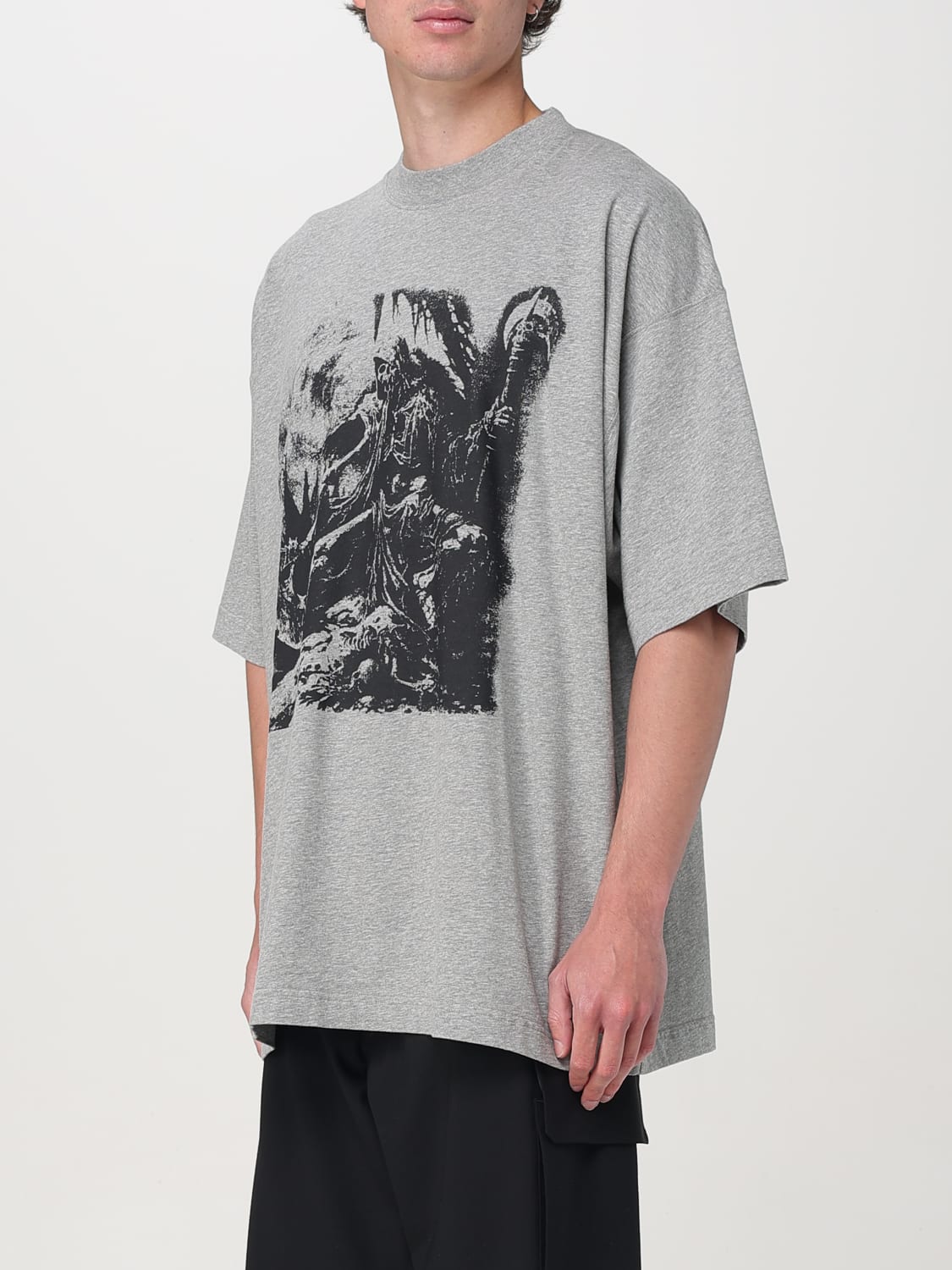 Tシャツ・カットソー VETEMENTS Men T-shirt Grey UA66TR645G GREYMELANGE Buy Vetements Goth Oversized T-Shirt 'Grey Melange