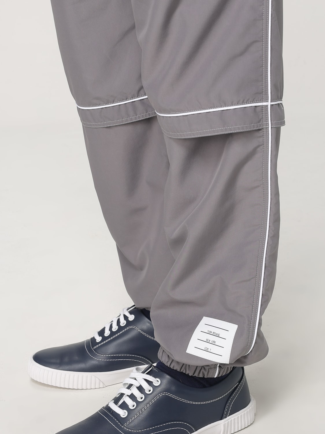 THOM BROWNE 팬츠: 팬츠 남성 Thom Browne, 그레이 - Img 5