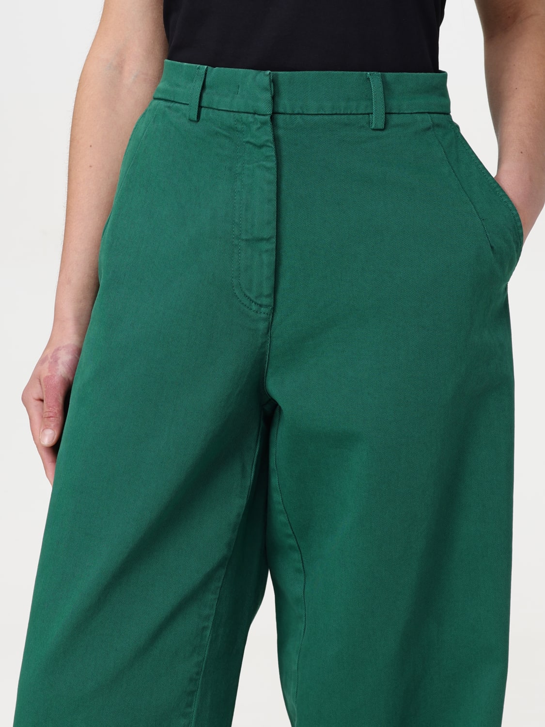 N° 21 Woman Pants Green 25EN2M0B0210068 5340 N° 21: Pants woman - Green | N° 21 pants 25EN2M0B0210068