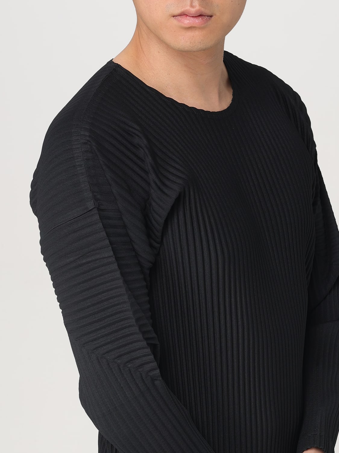 Tシャツ・カットソー HOMME PLISSE' ISSEY MIYAKE Men T-shirt Black HP56JK521 15 HOMME PLISSE' ISSEY MIYAKE: T-shirt men - Black | Homme