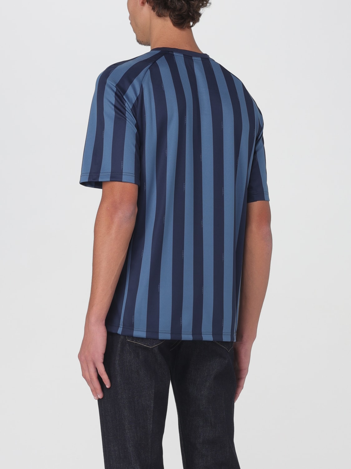 Tシャツ・カットソー FENDI Men T-shirt Blue FAF747AU8T F1PMG Tシャツ ファブリック ブルー | Fendi
