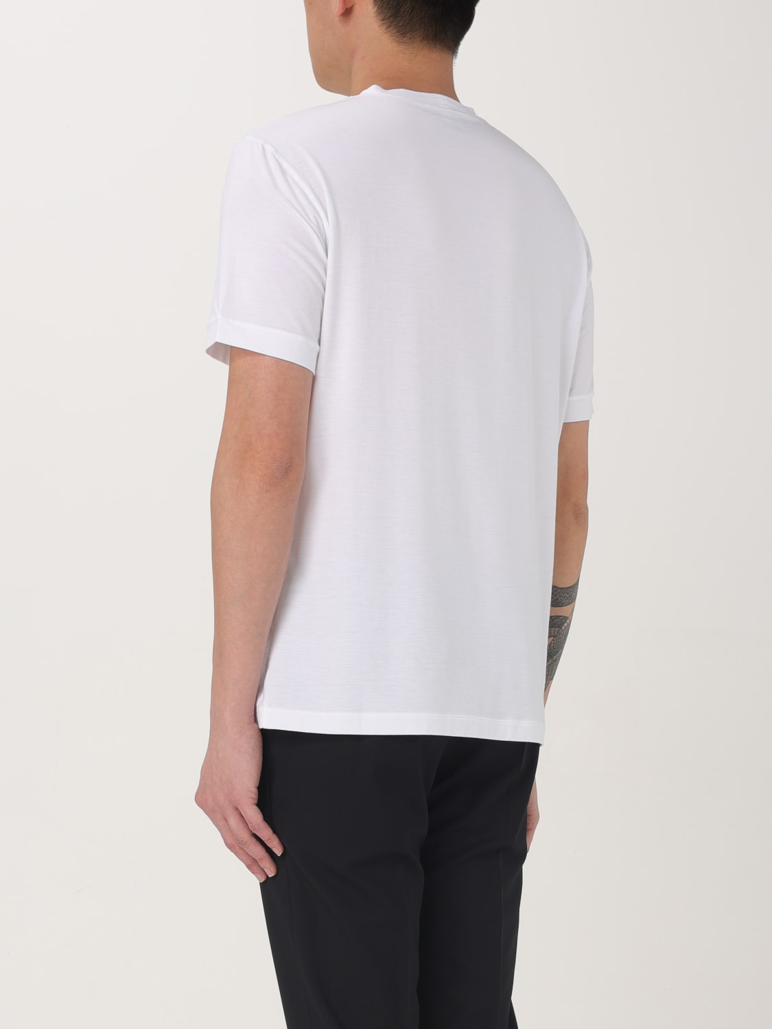 GIORGIO ARMANI：Tシャツ メンズ - ホワイト | GIGLIO.COM