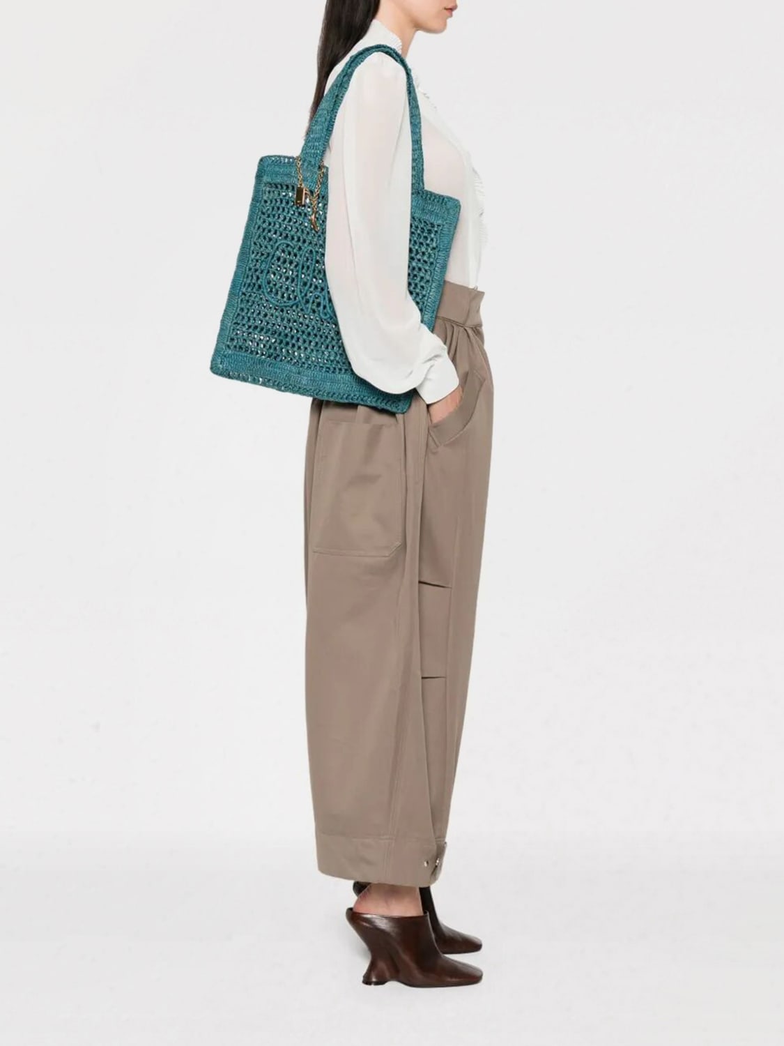 ハンドバッグ CHLOE Woman Handbag Sea CH25US901P08 41I CHLOÉ: Shoulder bag woman - Sea | Chloé tote bags