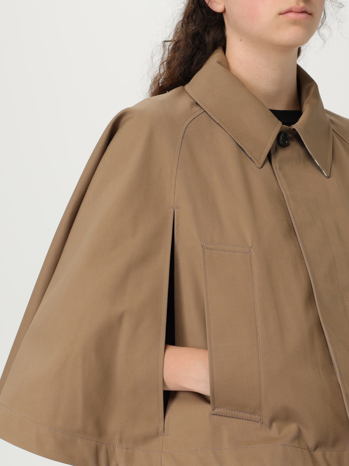ポンチョ・ケープ BURBERRY Woman Cape Beige 8106335 BURBERRY: Cape woman - Beige | Burberry coat 8106335 online