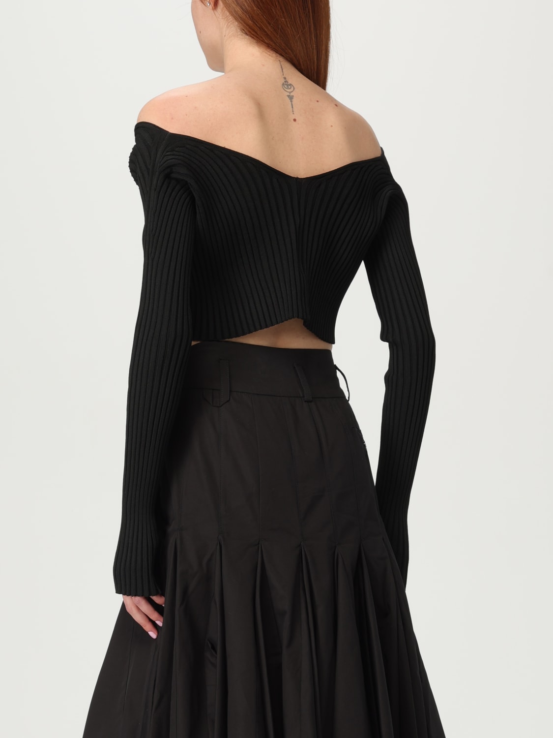 JACQUEMUS CARDIGAN: Cardigan crop Jacquemus con logo metallico, Nero - Img 3