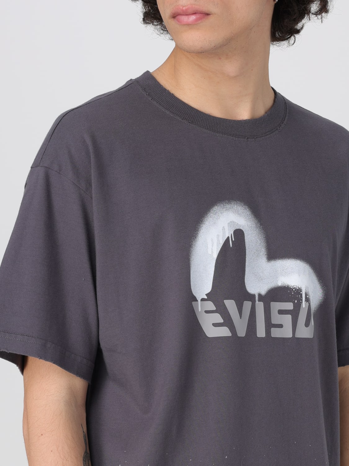 Tシャツ・カットソー EVISU Men T-shirt Grey 2ESHTM5TS1136 GRY EVISU Men T-shirt Grey 2ESHTM5TS1136 GRY (EVISU/Tシャツ