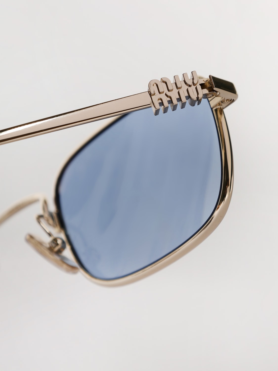 サングラス MIU MIU Woman Sunglasses Gold A53S ZVN60O MU A53S Miu Miu Sunglasses ZVN60O Pale Gold - eye-oo.com