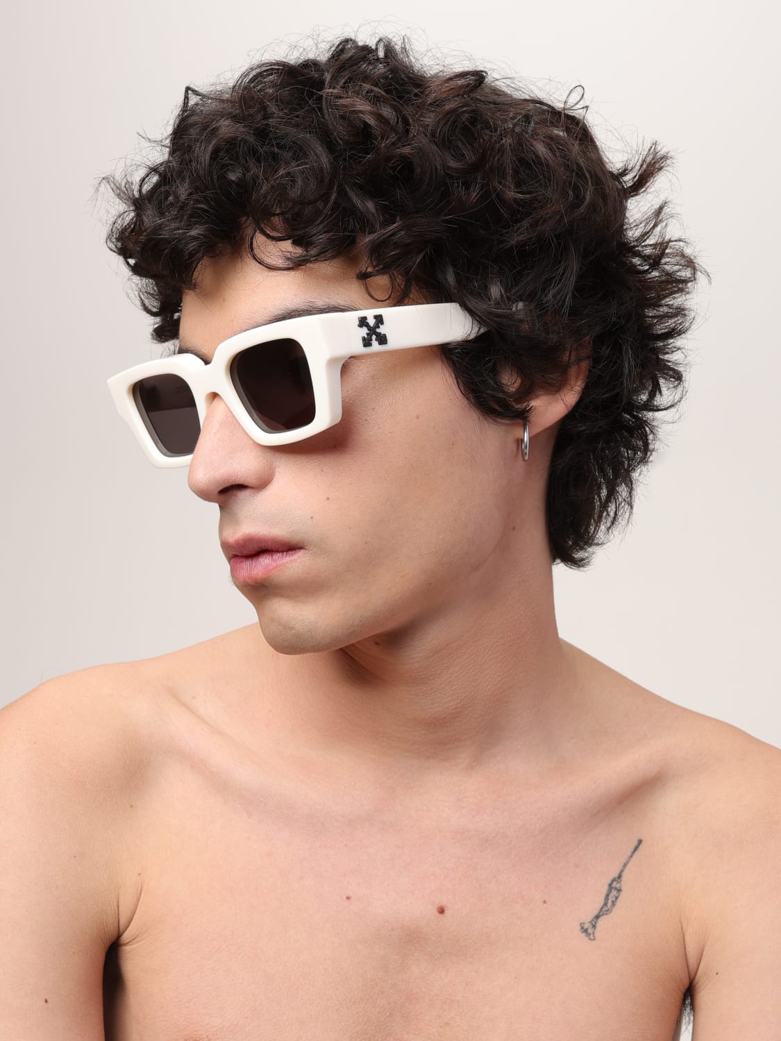 【送料&関税込】Off-White OERI008 VIRGIL SUNGLASSES L Sungla OFF-WHITE:サングラス メンズ - ホワイト | GIGLIO.COM