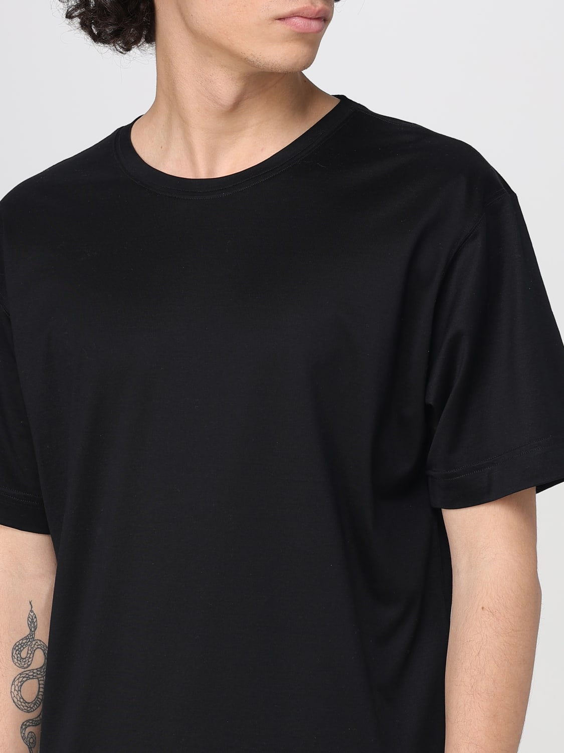 Tシャツ・カットソー TAGLIATORE Men T-shirt Black KEYSPWE2509 NERO TAGLIATORE: T-shirt men - Black | Tagliatore t-shirt