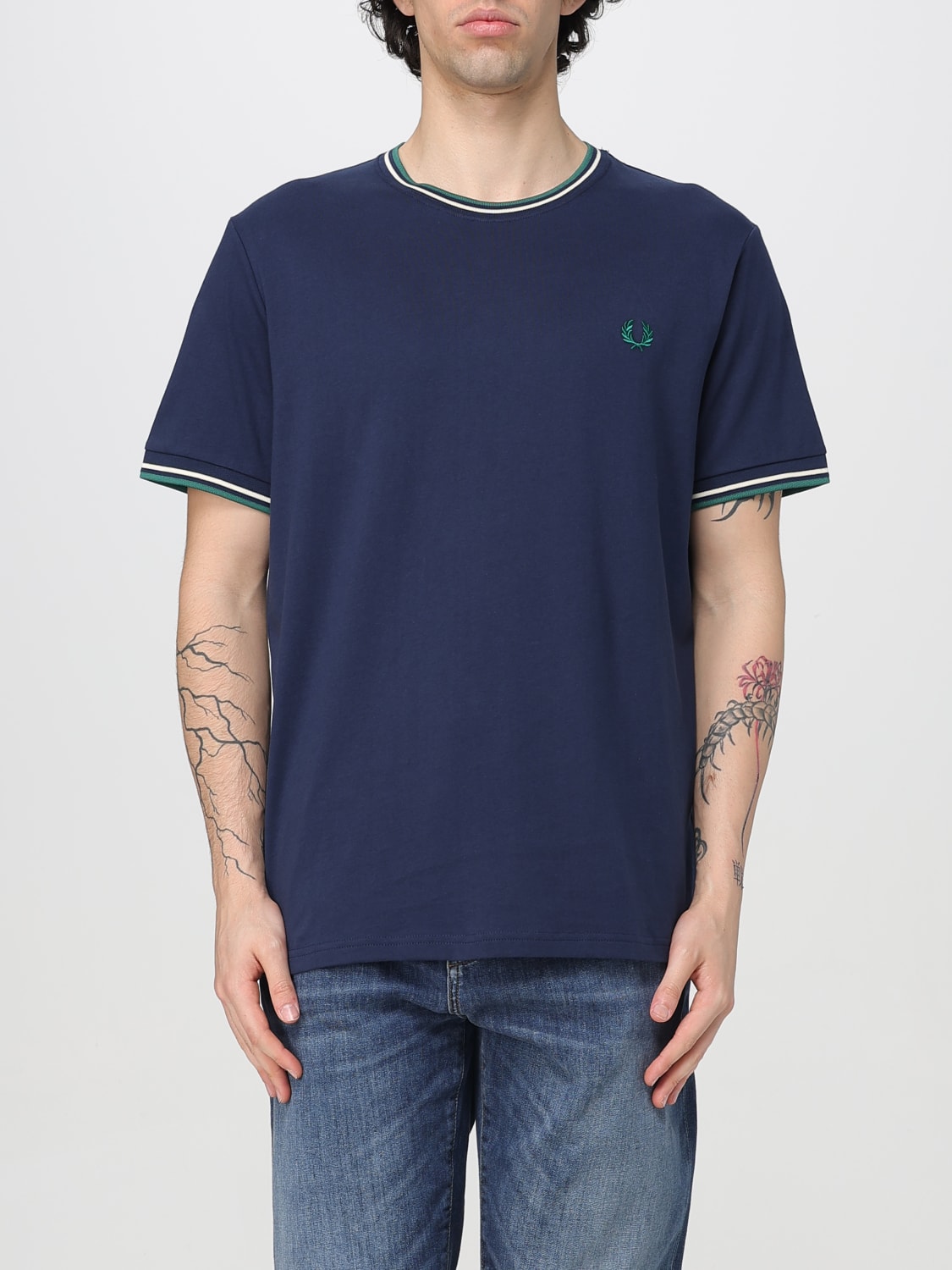 Tシャツ・カットソー FRED PERRY Men T-shirt Blue M1588 Y30 FRED PERRY:Tシャツ メンズ - ブルー | GIGLIO.COMオンラインの