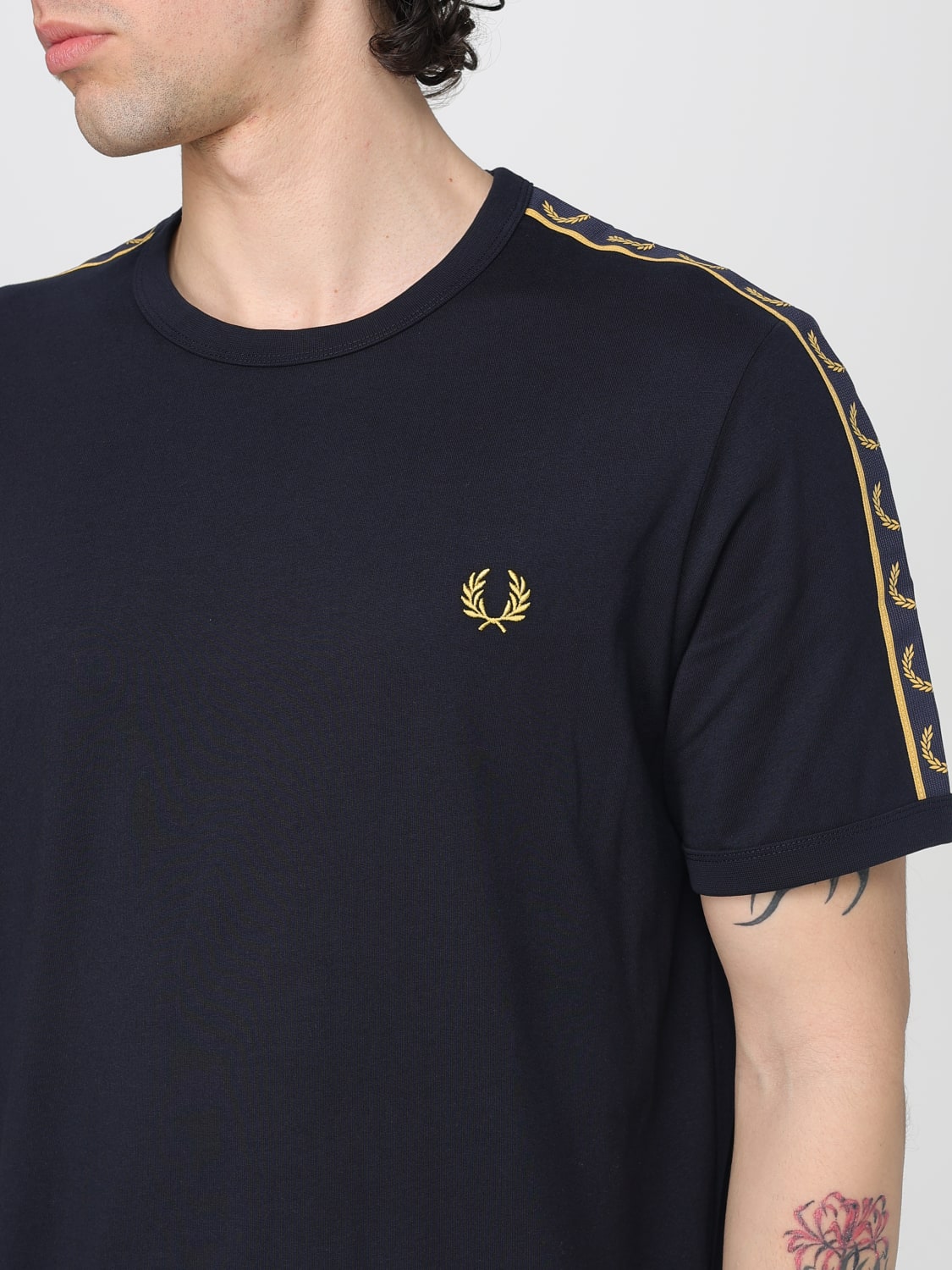 FRED PERRY: T-shirt men - Honey | Fred Perry t-shirt M4613