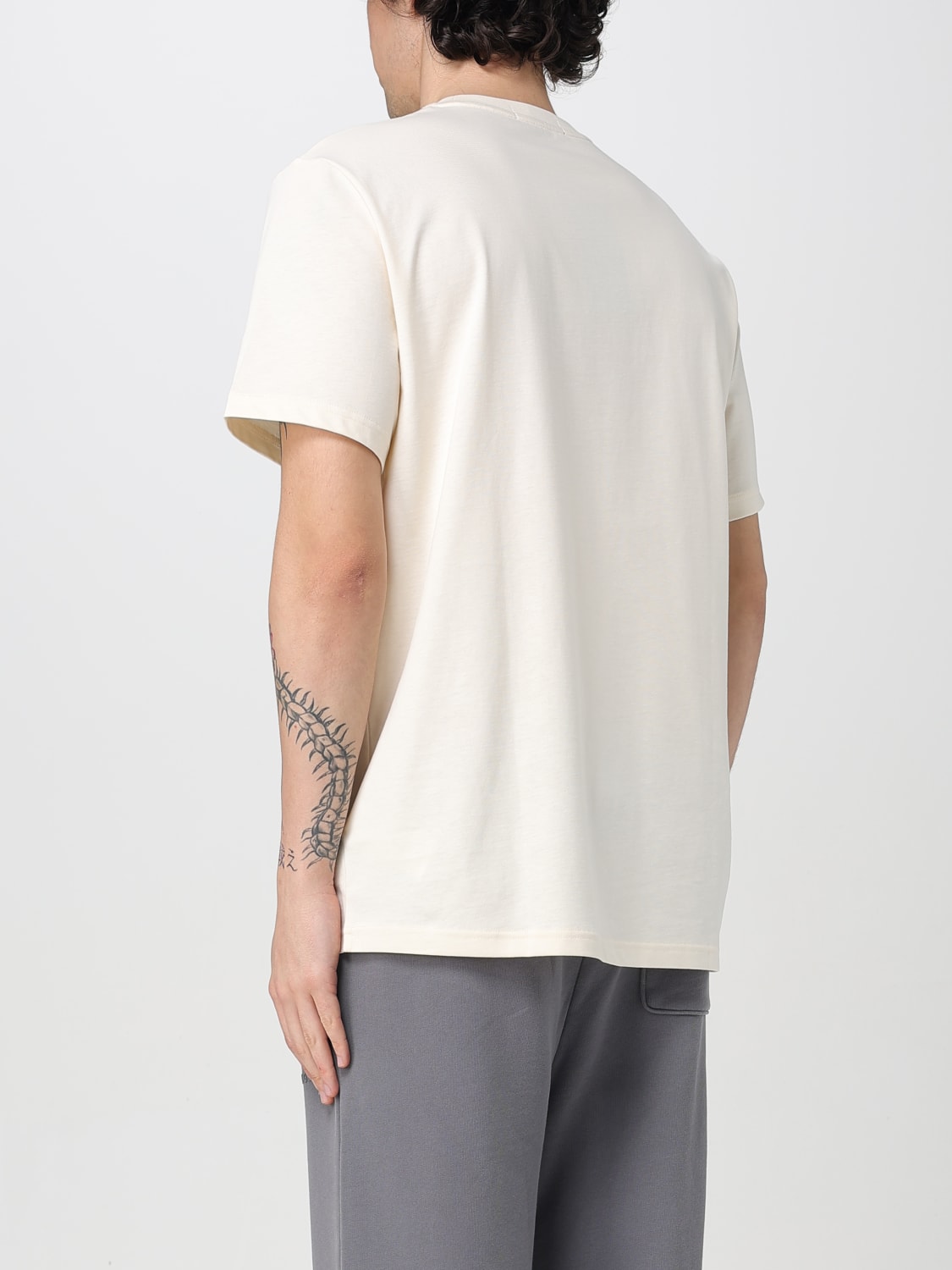 Tシャツ・カットソー FRED PERRY Men T-shirt Beige M8587 560 Textured Laurel Wreath T-Shirt - Ecru | Men's T-Shirts