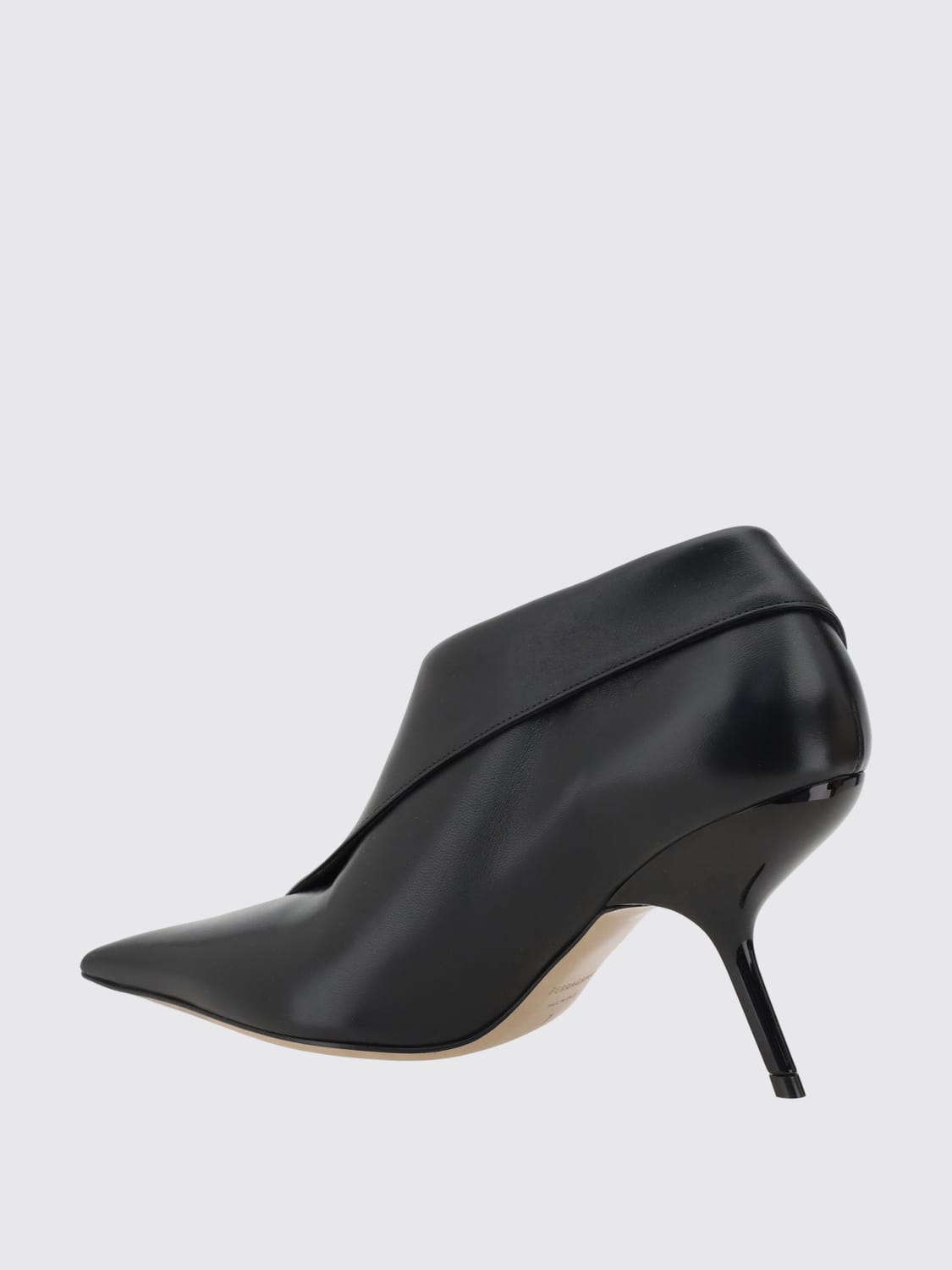 FERRAGAMO: Shoes woman - Black | Ferragamo pumps 01J875