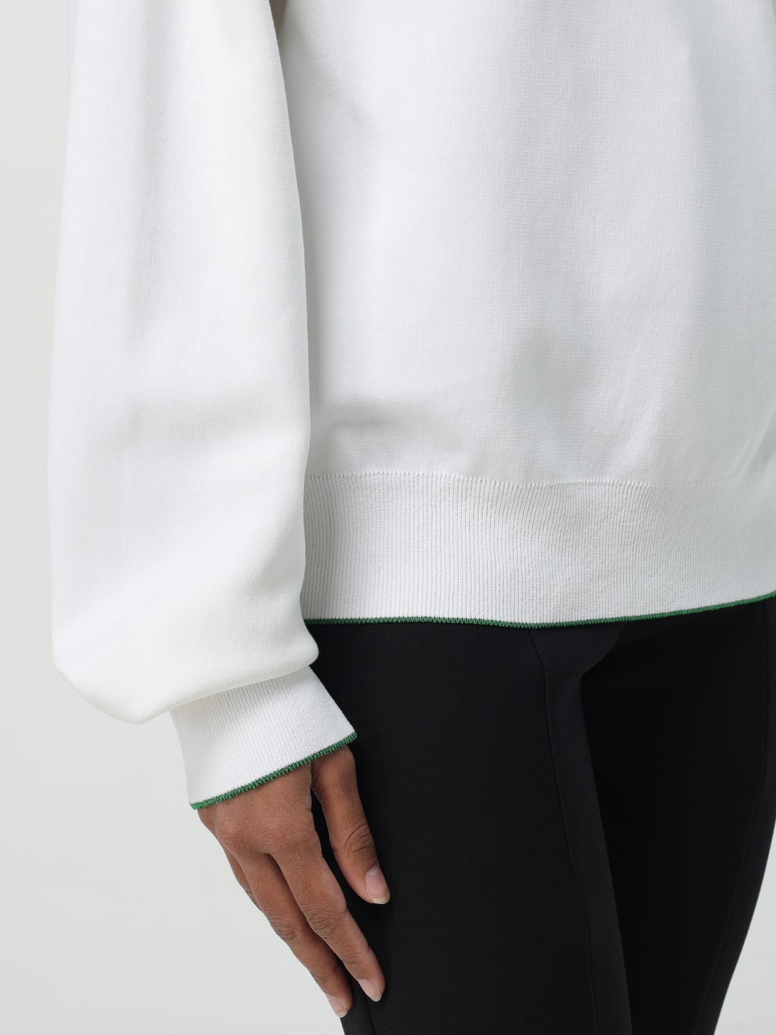 Tシャツ・カットソー JACQUEMUS Women Sweater 251KN6192427 1IN WHITE JACQUEMUS: T-shirt woman - White | Jacquemus sweatshirt