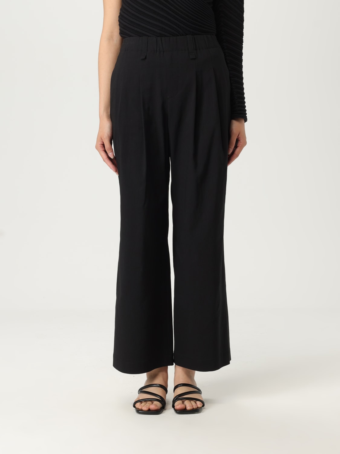 パンツ ISSEY MIYAKE Women Straight Pants IM56KF85715 Black ISSEY MIYAKE: Pants woman - Black | Issey Miyake pants