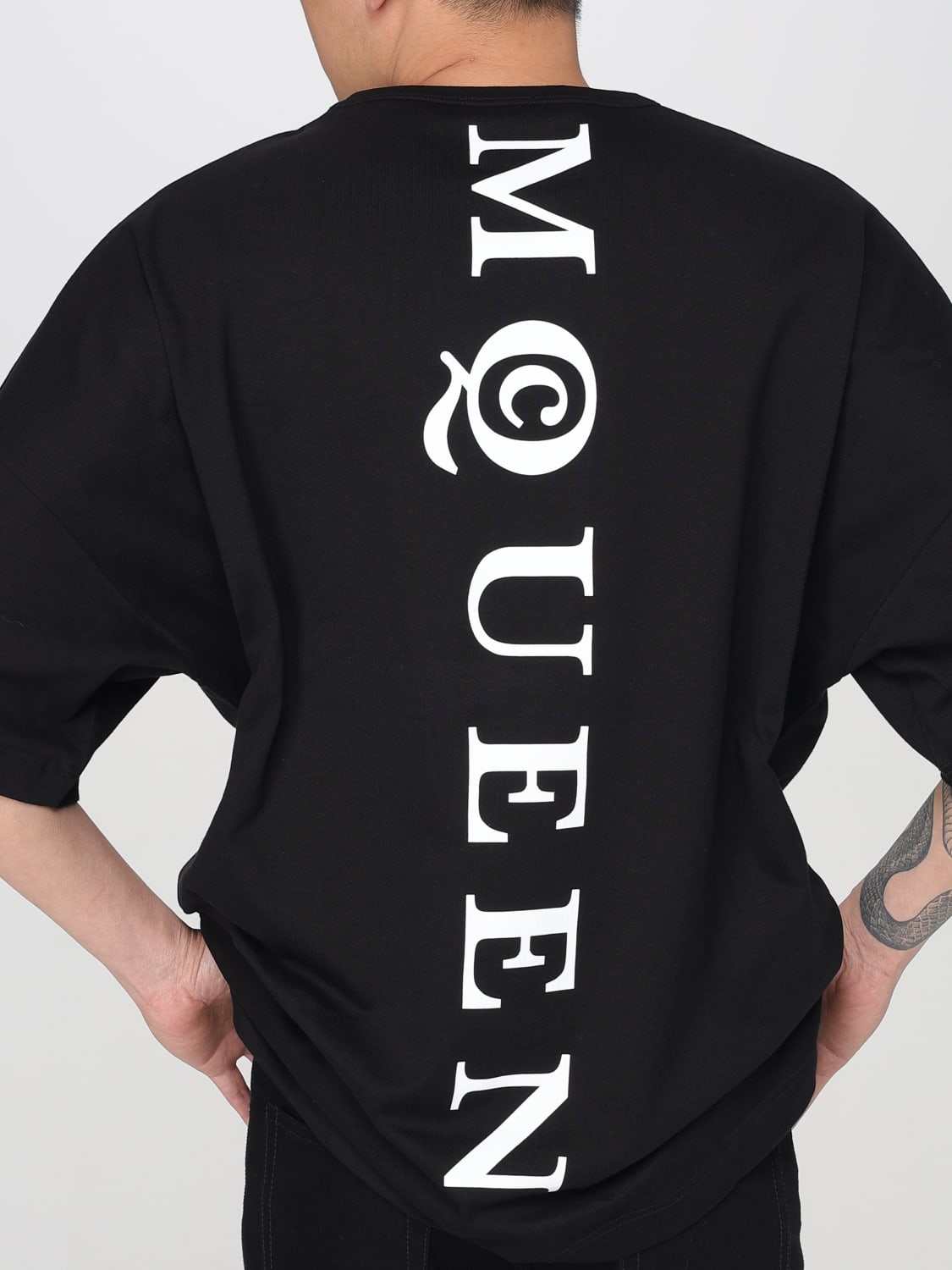 MCQUEEN: T-shirt men - White | McQueen t-shirt 828434QTADE