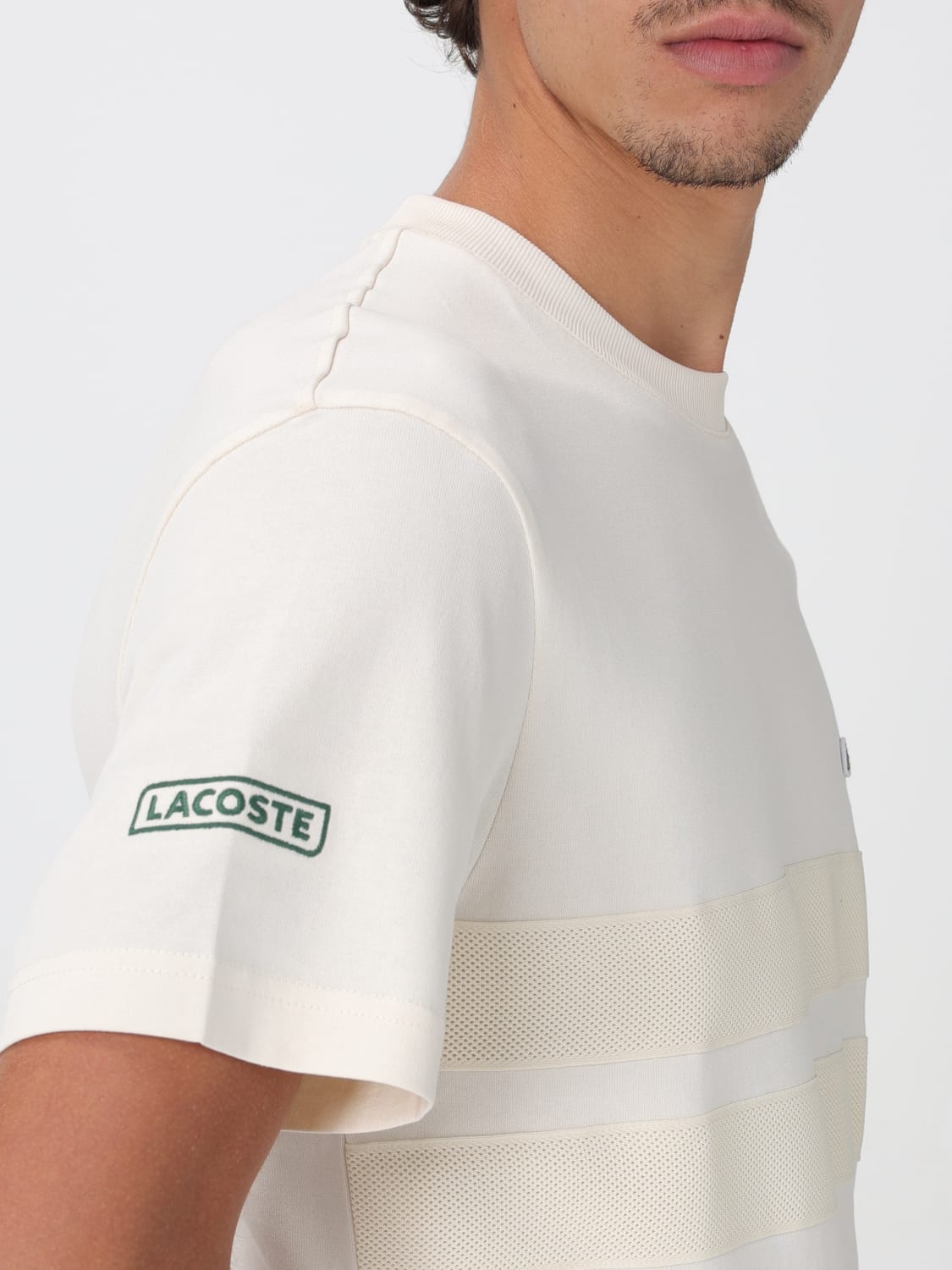 Tシャツ・カットソー LACOSTE Men T Shirts TH9769 XFJ White Lacoste Unisex Short Sleeve Crew Neck Large Wording Colorful