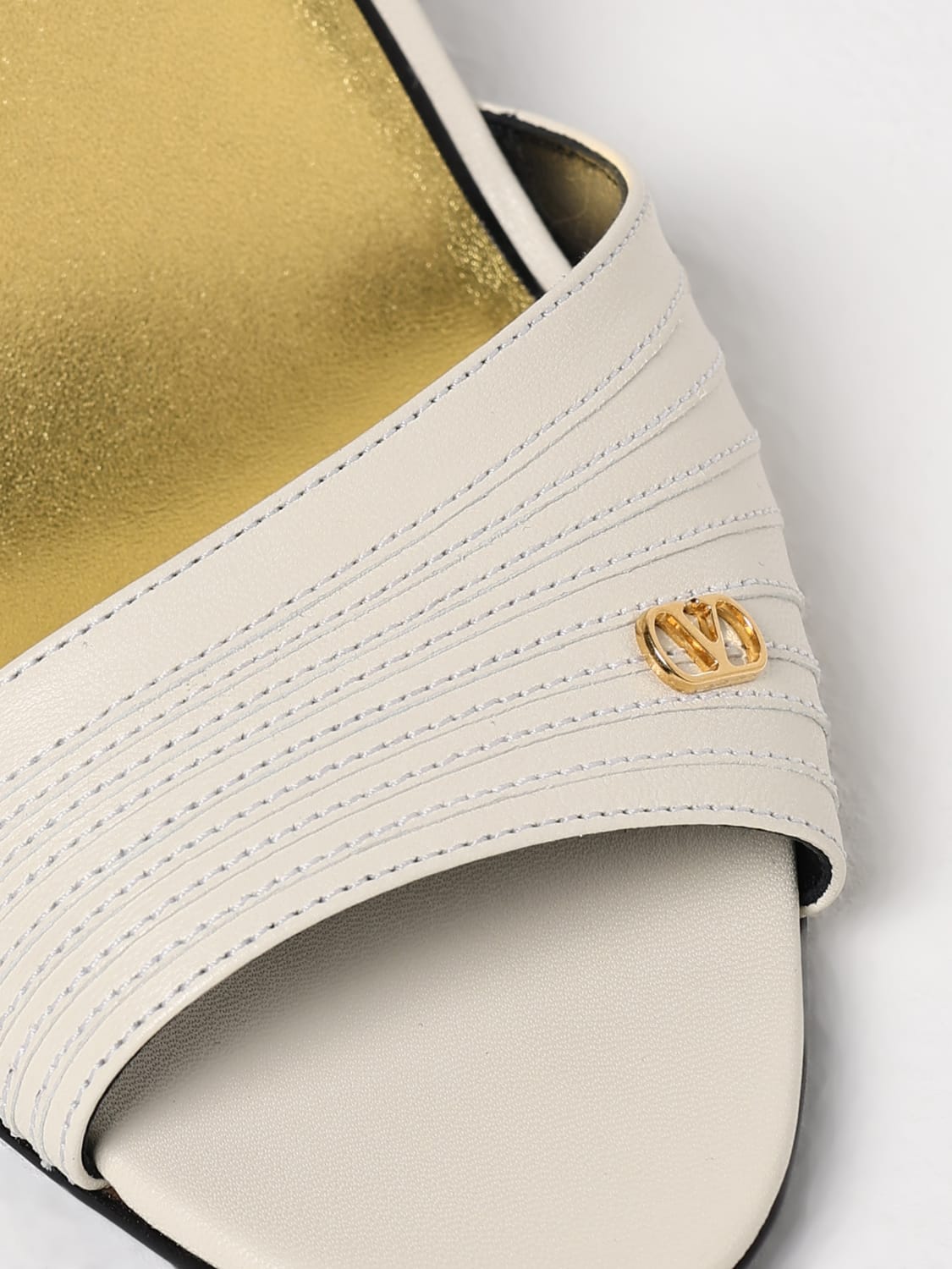 VALENTINO GARAVANI：フラットサンダル レディース Valentino