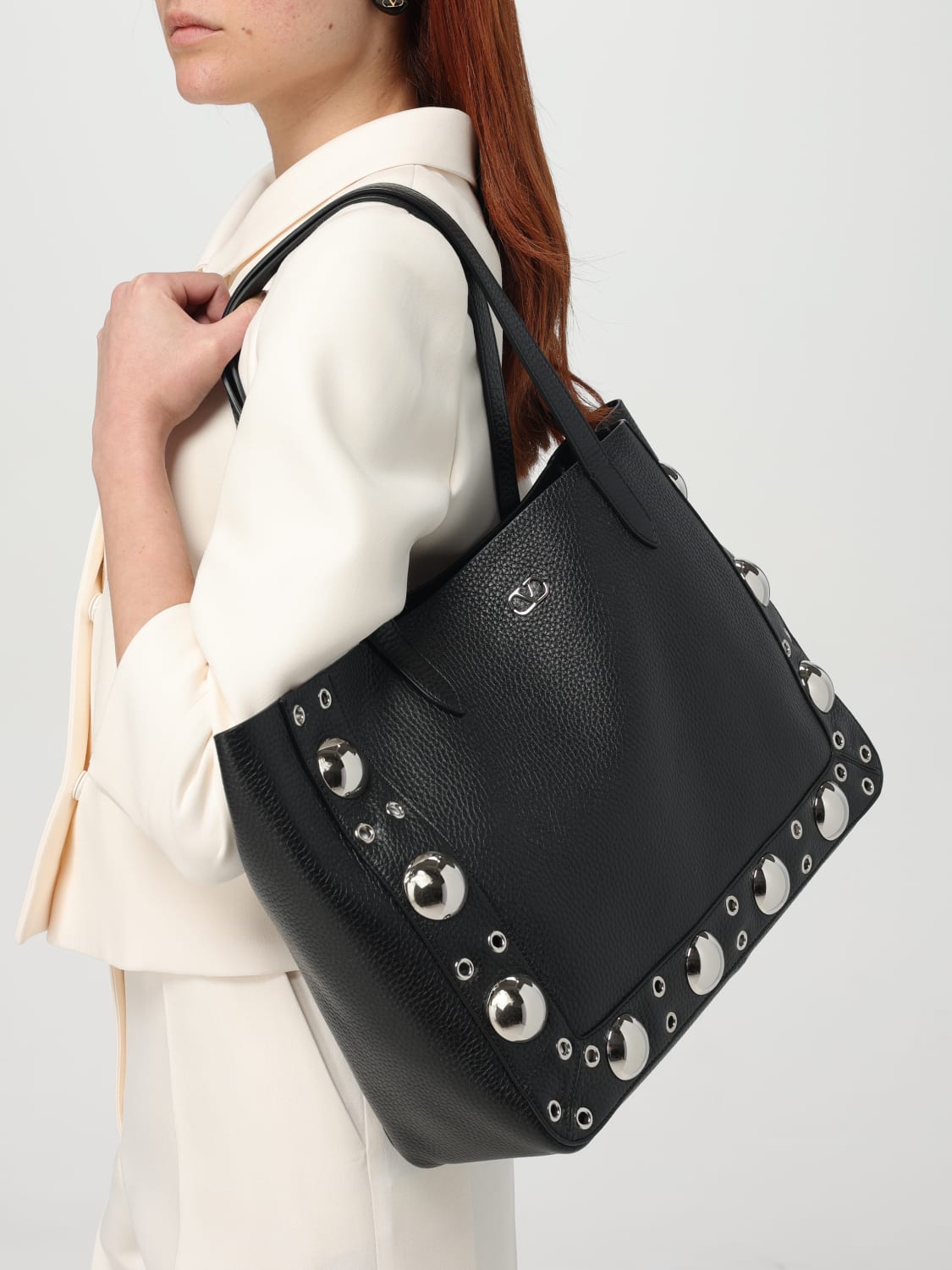ハンドバッグ VALENTINO Woman Handbag Black 6W0B0R79MJL 0NO VALENTINO GARAVANI: Handbag woman - Black | Valentino