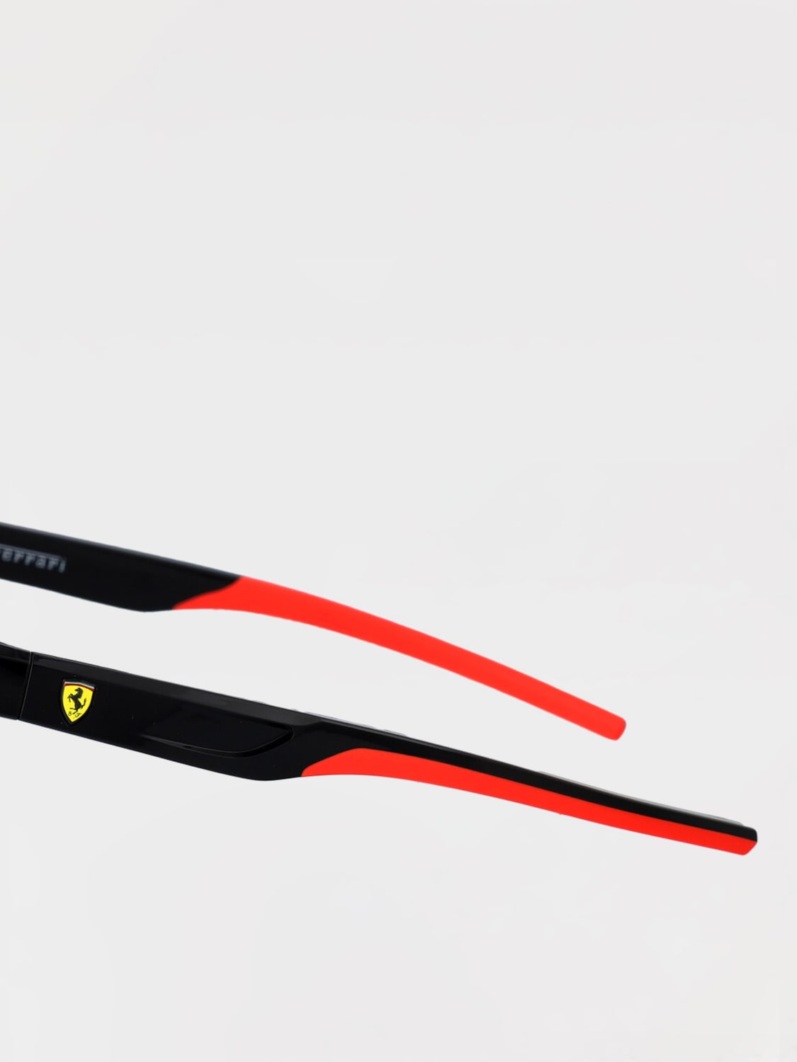 FERRARI GAFAS DE SOL: Gafas de sol mujer Ferrari, Negro - Img 4