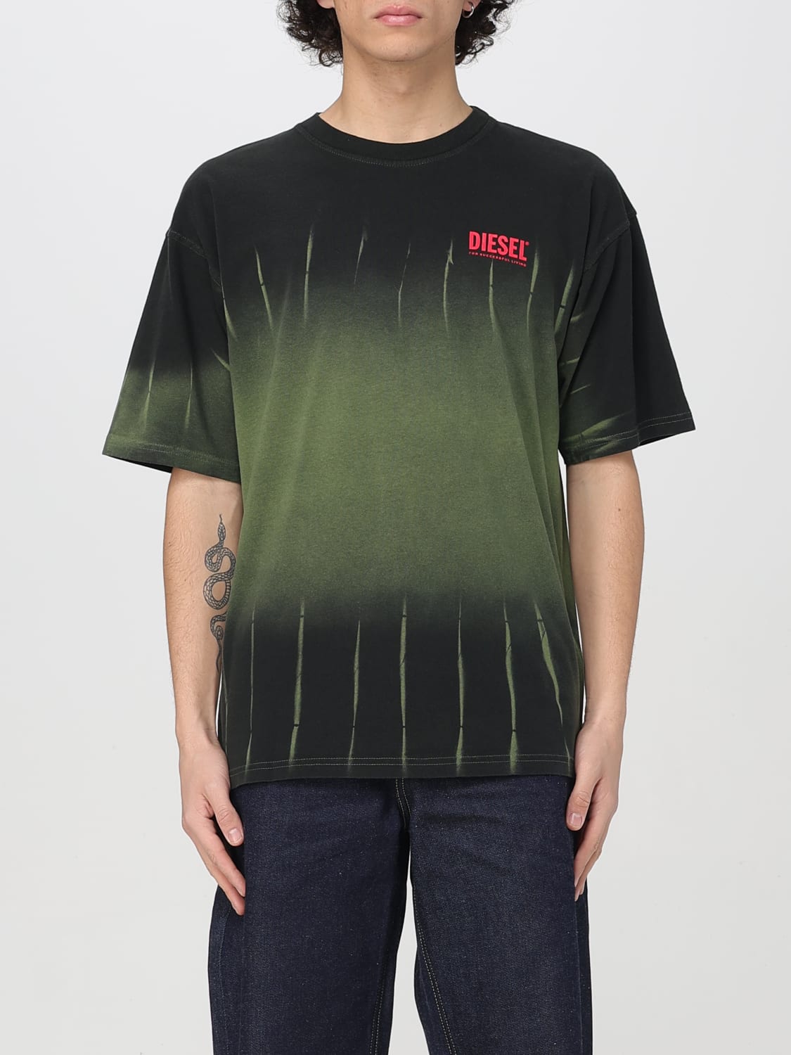 Tシャツ・カットソー DIESEL Men T-shirt Black A16121OSLBQ 5D3A DIESEL: T-shirt men - Black | Diesel t-shirt A16121OSLBQ