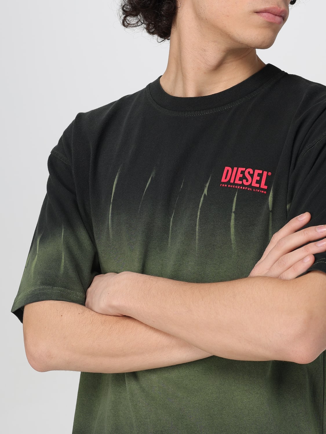 Tシャツ・カットソー DIESEL Men T-shirt Black A16121OSLBQ 5D3A DIESEL: T-shirt men - Black | Diesel t-shirt A16121OSLBQ