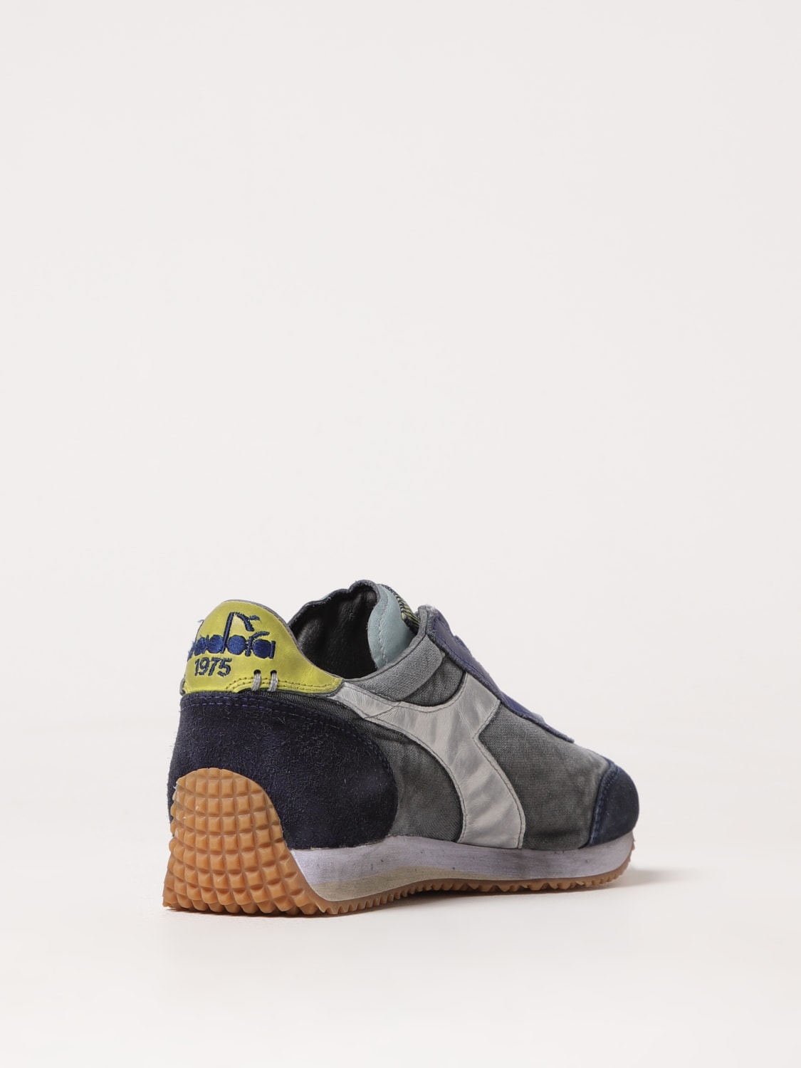 送料無料!! DIADORA HERITAGE 1975 BLUE SUEDE UK9 27.5cm ディアドラ ヘリテージ 30IA0475 SE05 Diadora Brasil Diadora Baffo Blu Shoes Diadora Heritage 1975 Blu