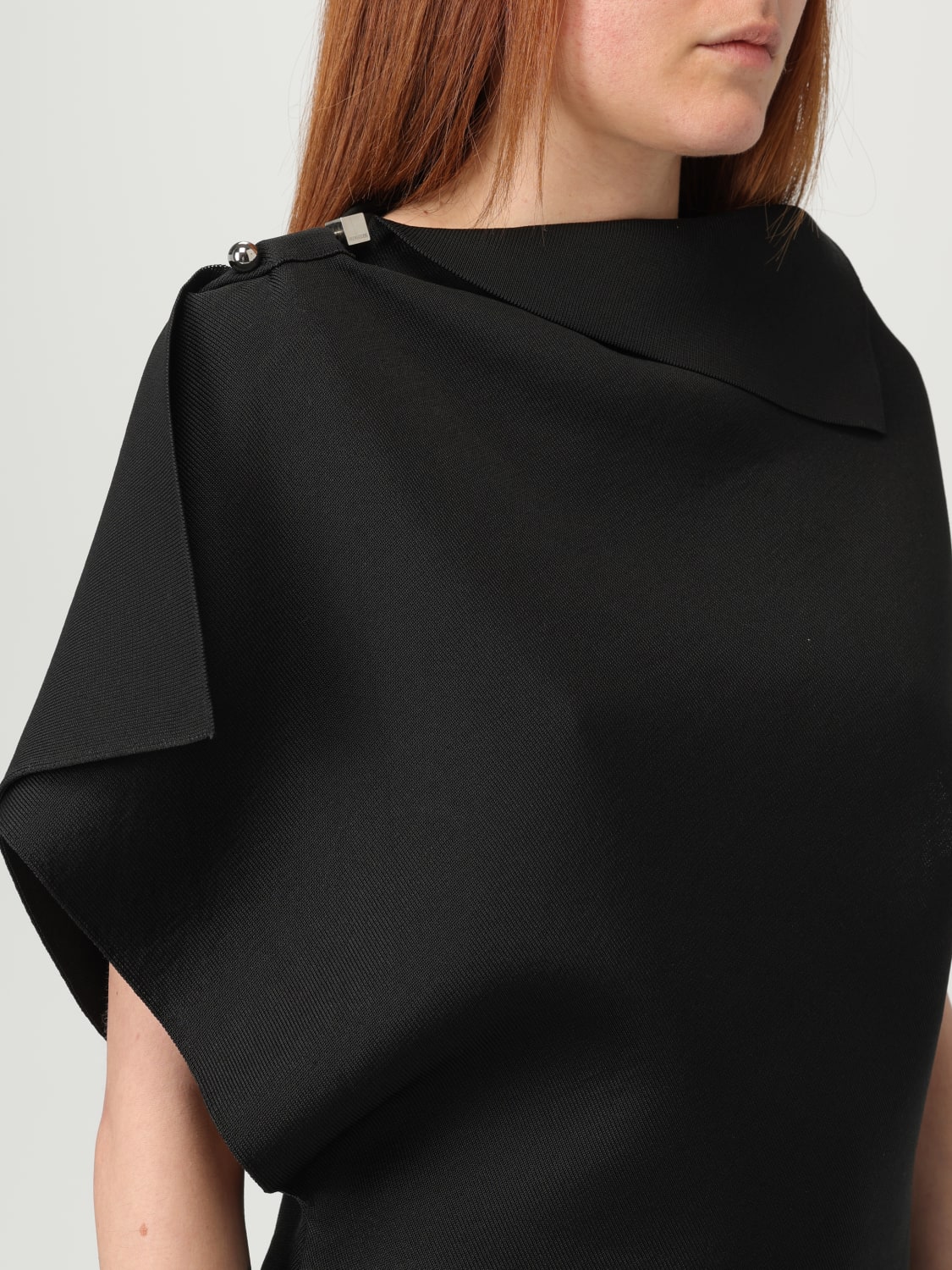 JACQUEMUS ブラック tops Jacquemus Black Ribbed Long Sleeve Top with Metal Logo