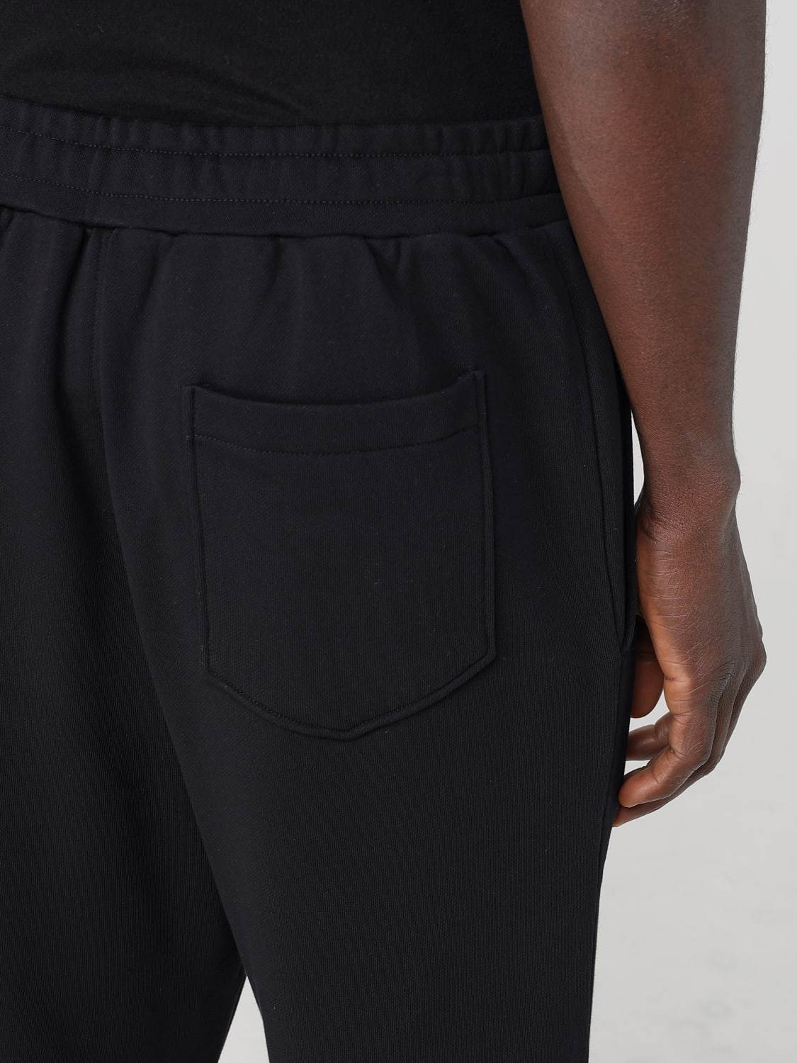 MOSCHINO COUTURE 裤子: 运动服 男士 Moschino Couture, 黑色 - Img 3