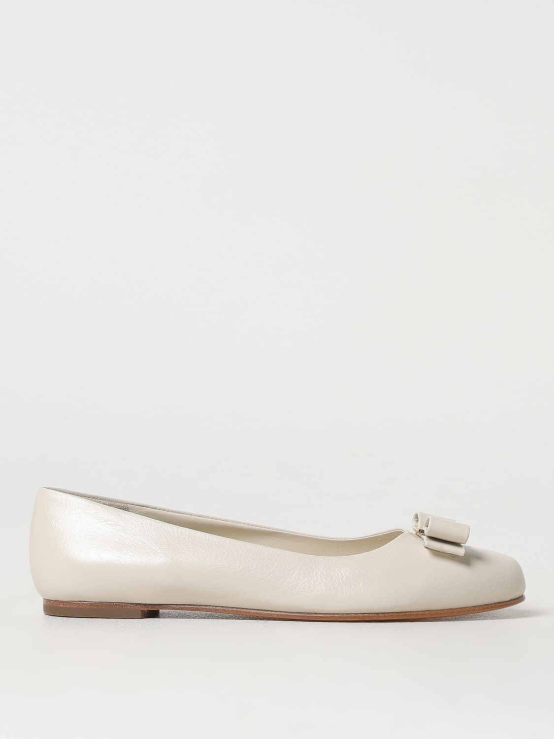 フラットシューズ FERRAGAMO Woman Ballet flats White 0779606 MASCARPONE FERRAGAMO: Ballet flats woman - White | Ferragamo ballet