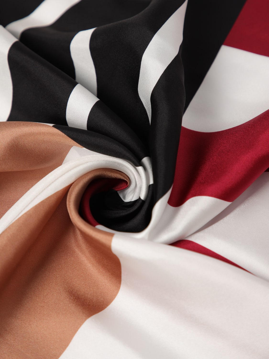 スカーフ COCCINELLE Woman Neck scarf Black E7SKV380101 M25 COCCINELLE: Neck scarf woman - Black | Coccinelle neck scarf