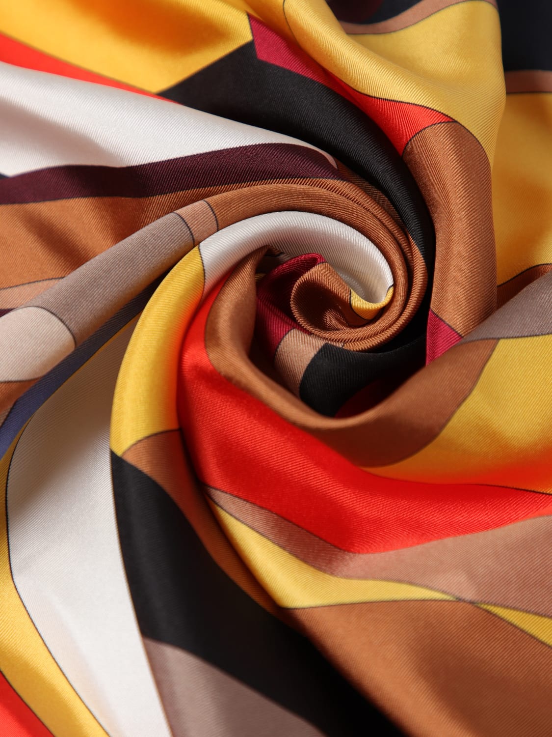 スカーフ COCCINELLE Woman Neck scarf Red E7SJX380101 M01 Coccinelle C-Me Tex | Coccinelle®