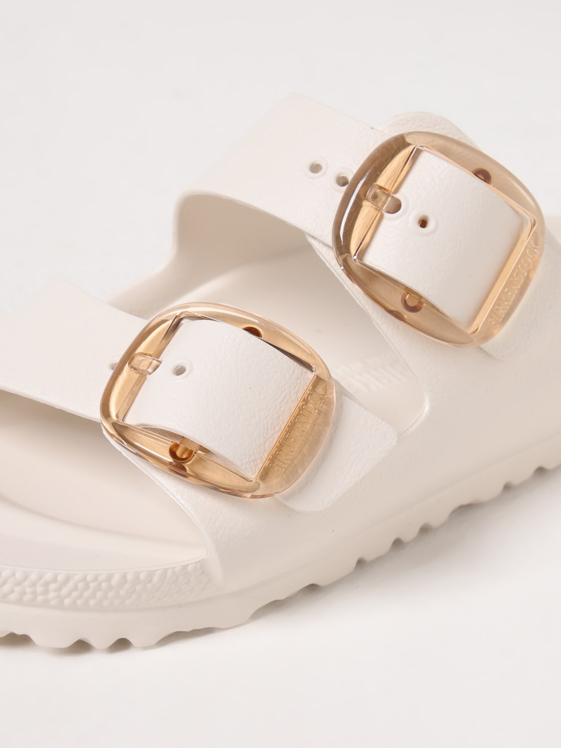 シューズ・サンダルその他 BIRKENSTOCK Woman Flat sandals White 1029651 Birkenstock Women's Arizona Big Buckle Eva 1029651
