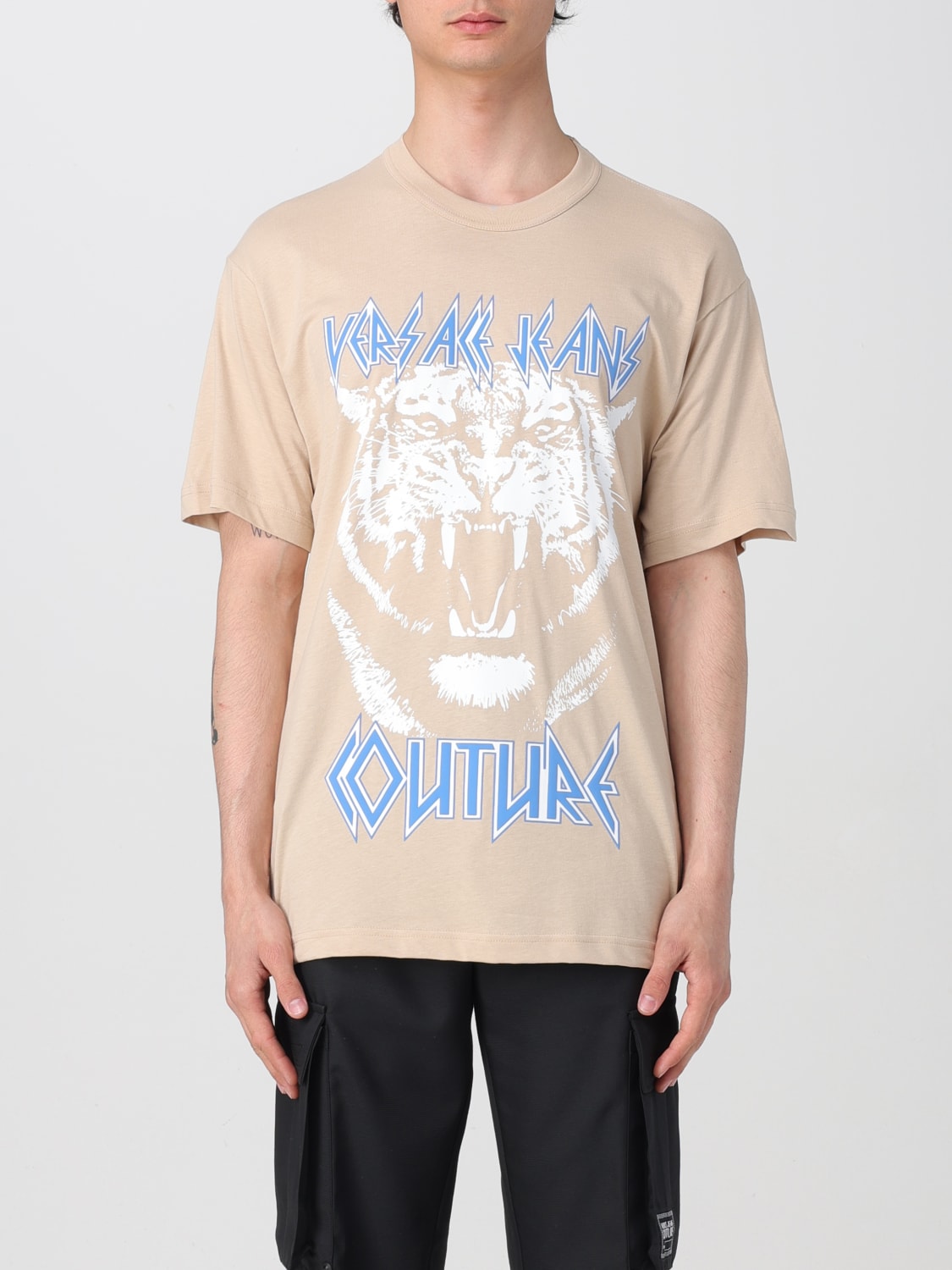 Tシャツ・カットソー VERSACE JEANS COUTURE Men T-shirt Safari 78GAHT06CJ00T 727 VERSACE JEANS COUTURE: T-shirt men - Safari | Versace Jeans