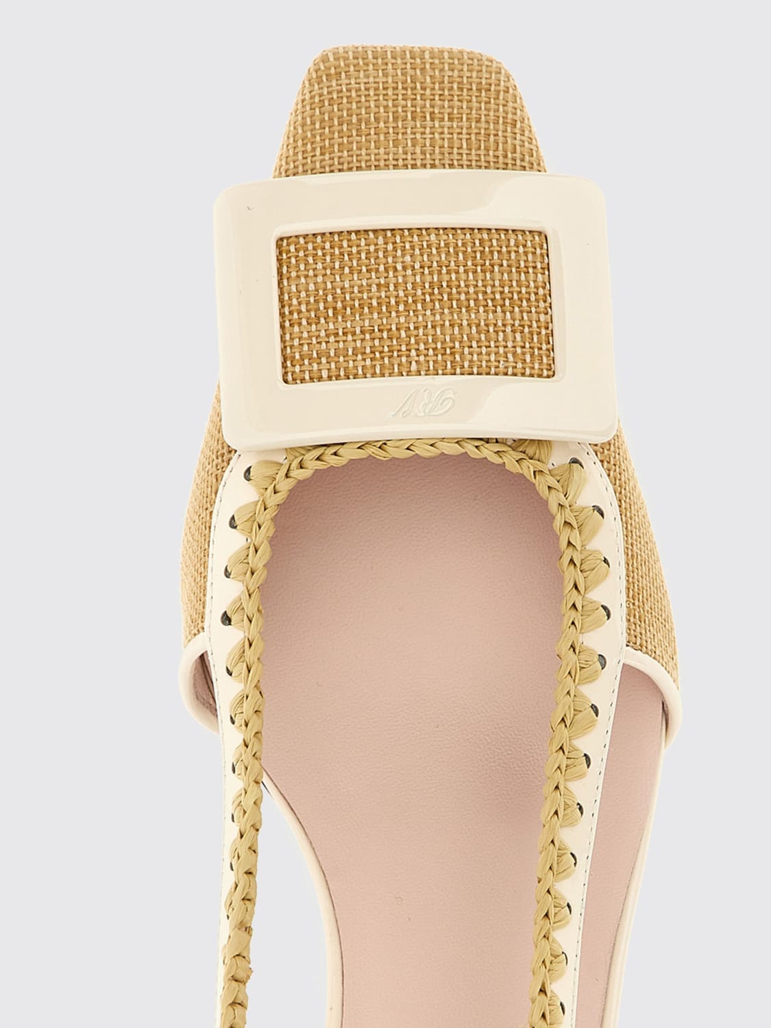 フラットシューズ ROGER VIVIER Woman Ballet flats Cream RVW00742480UFH 1J19 RV013_PF25_MAIN_CAMPAIGN_600x8