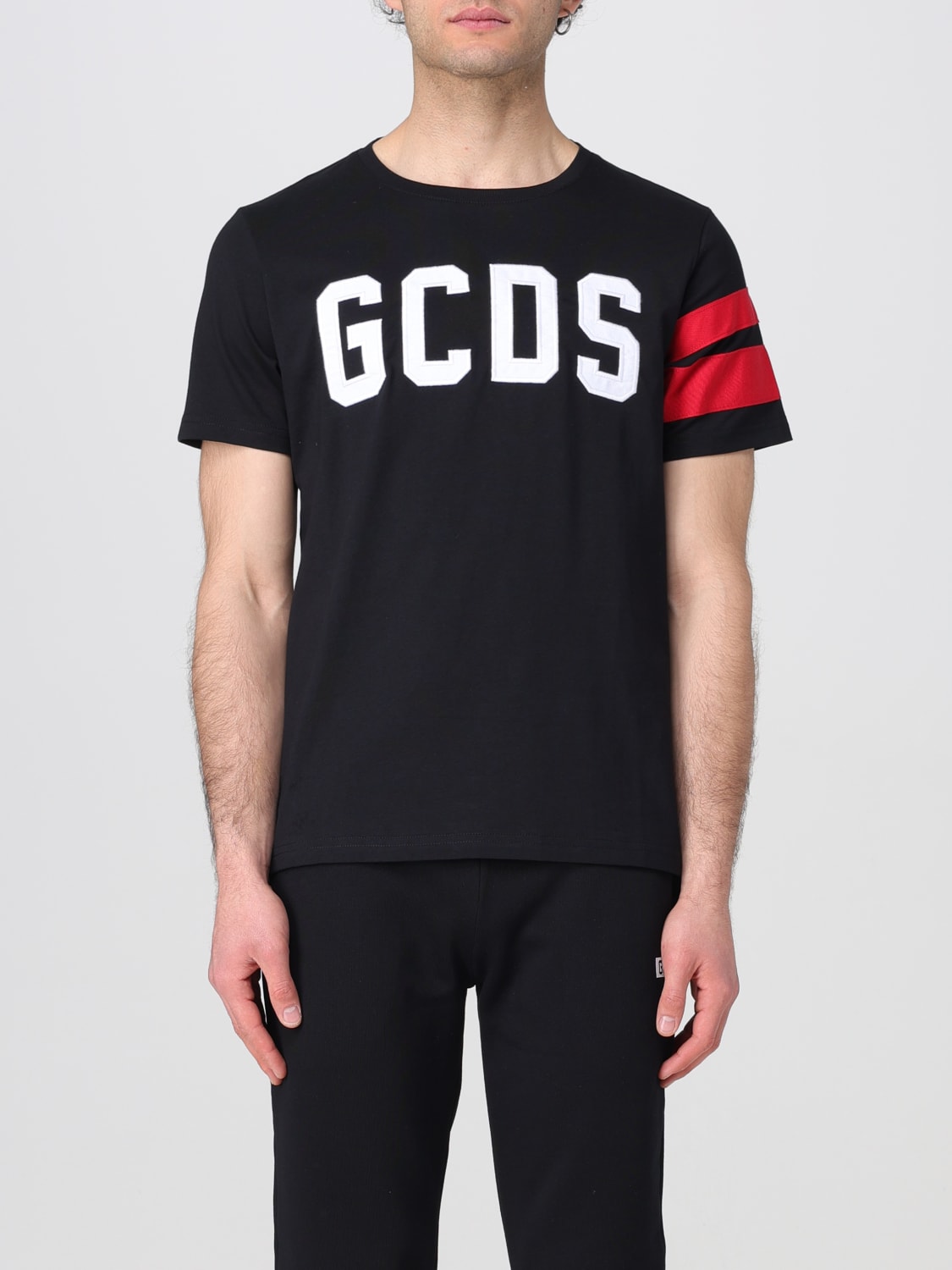 Tシャツ・カットソー GCDS Men T-shirt Black B1XM2315JI9 99 GCDS: T-shirt men - Black | GCDS t-shirt B1XM2315JI9 online