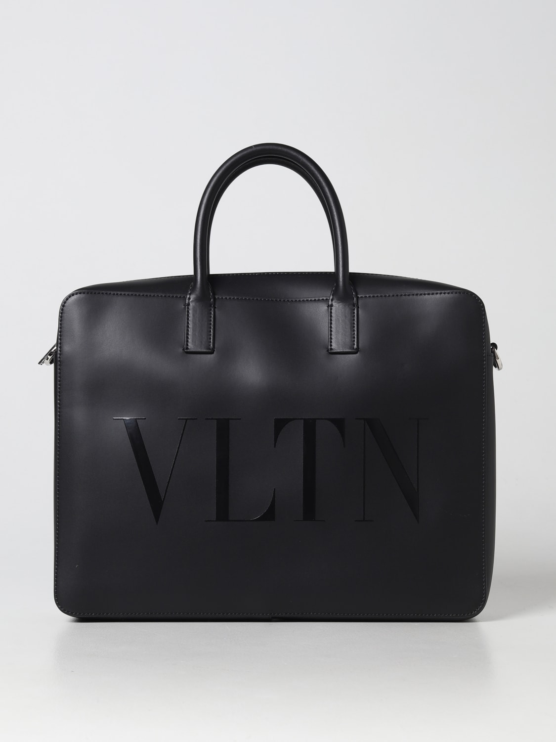 【シンプルで使いやすい♪】VALENTINO Garavani Bags.. Black Valentino Garavani Noir Leather Shoulder Bag | Black | FARFETCH