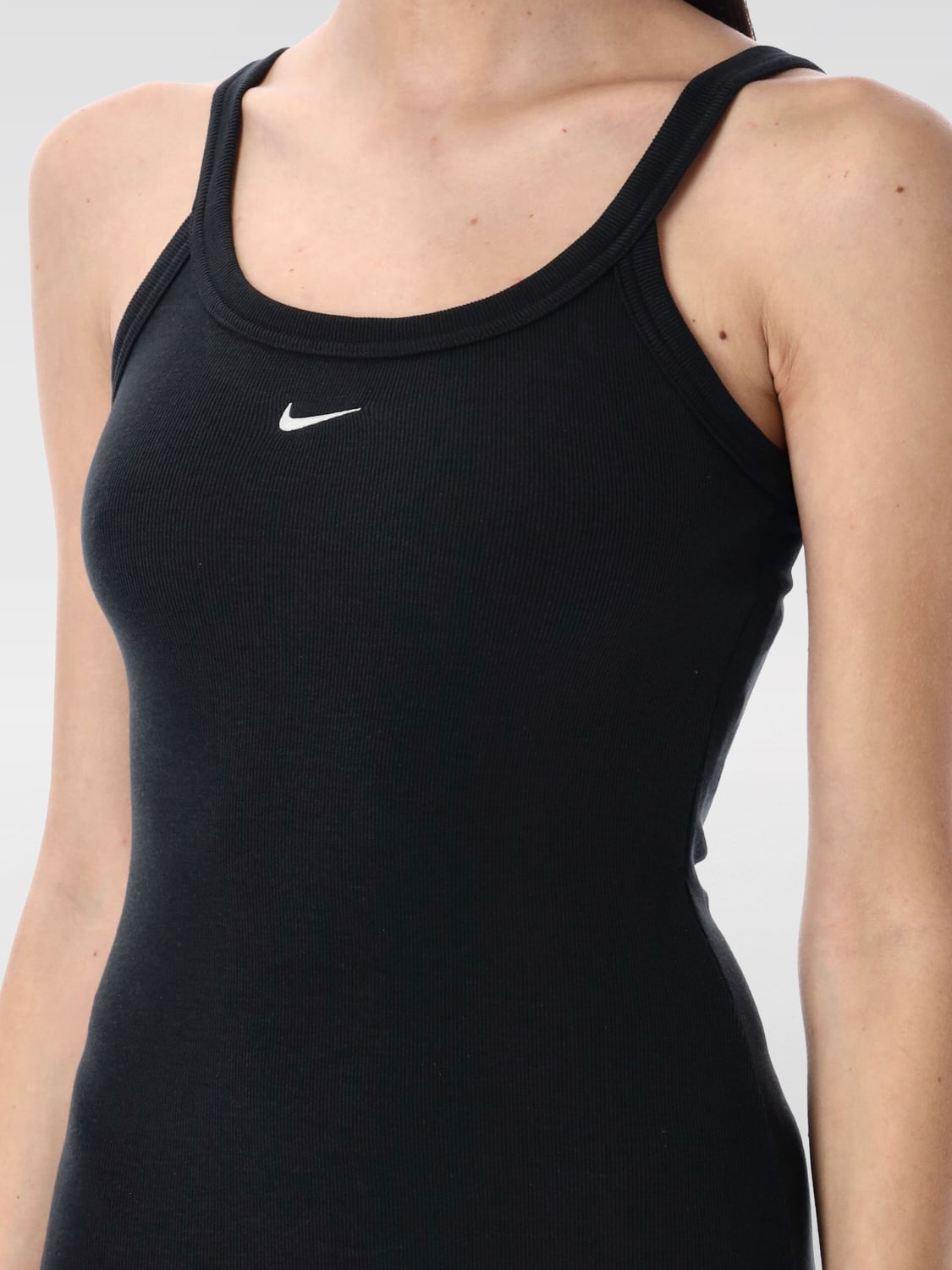 ワンピース Nike DRESS (HJ0710) p25-nike-hj0710-010_grande.jpg