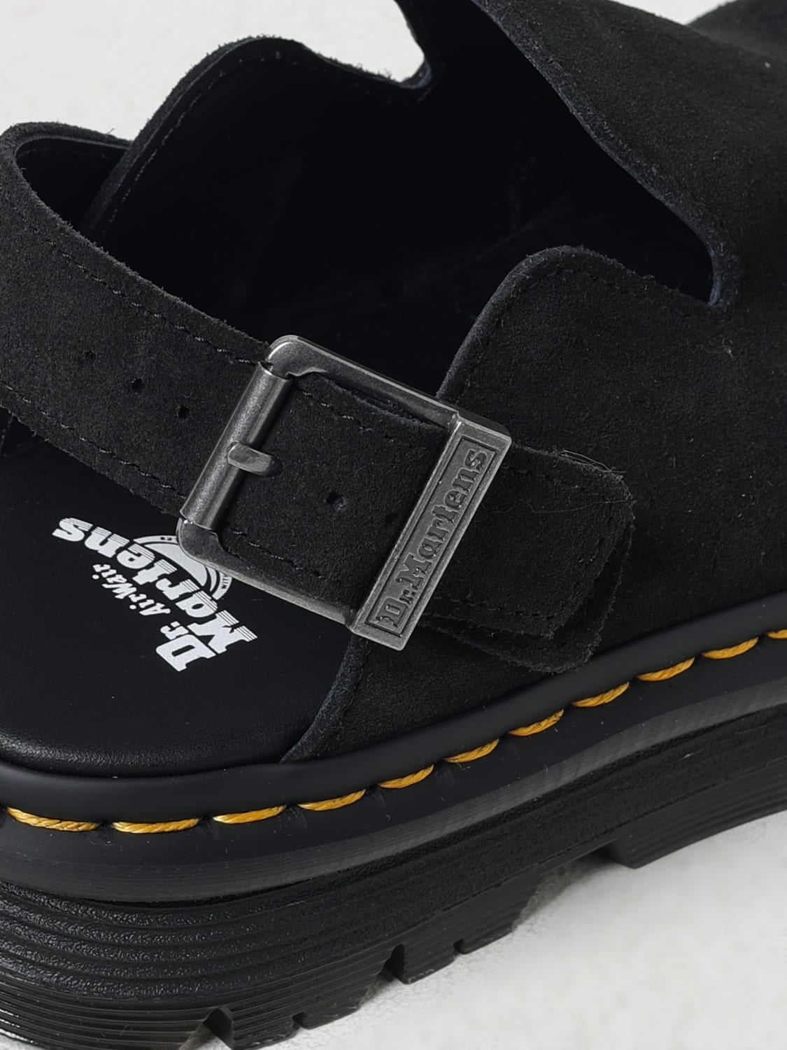 フラットシューズ DR. MARTENS Woman Flat shoes Black 31657001 Zebzag Suede Casual Slingback Platform Mules in Black | Dr