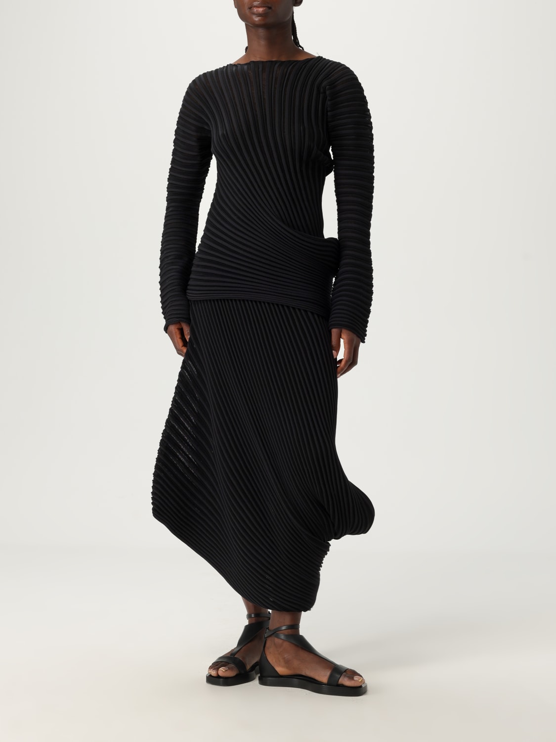 スカート ISSEY MIYAKE Woman Skirt Black IM56KG821 15 ISSEY MIYAKE: Skirt woman - Black | Issey Miyake skirt