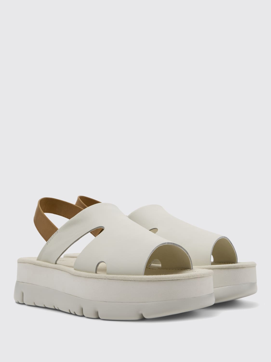 シューズ・サンダルその他 CAMPER Woman Flat sandals White K200848-014 ORUGA UP 0 oruga White Sandals for Women - Spring/Summer collection