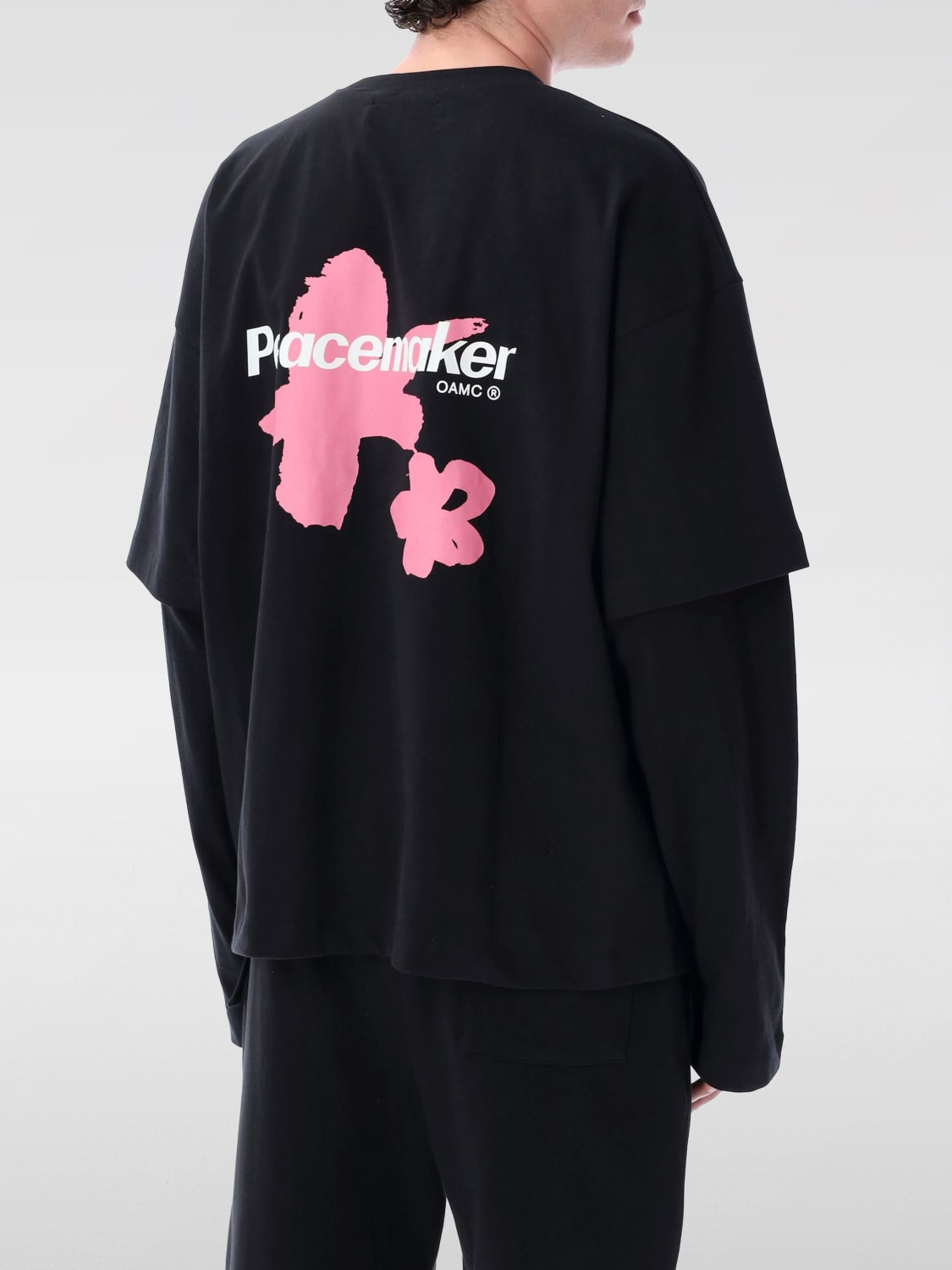 Tシャツ・カットソー OAMC Men T-shirt Black PCM1OT05NJE003099 BLK OAMC: T-shirt men - Black | Oamc t-shirt PCM1OT05NJE003099
