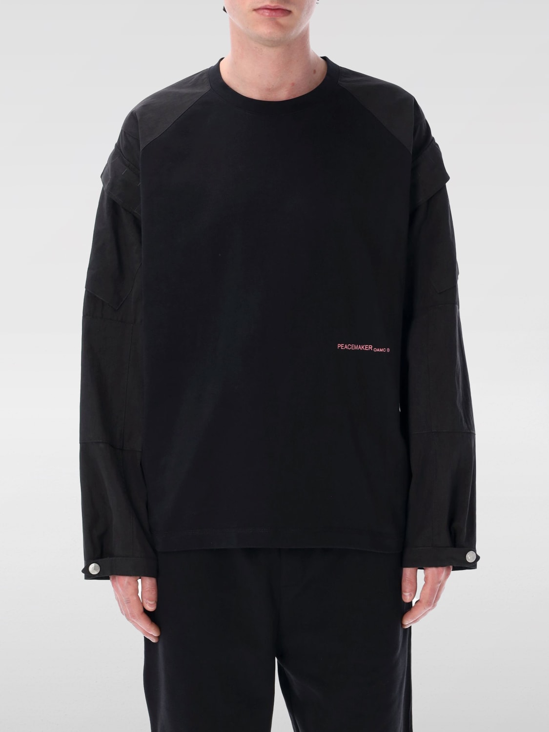 Tシャツ・カットソー OAMC Men T-shirt Black PCM1OT07AJE003099 BLK OAMC:Tシャツ メンズ - ブラック | GIGLIO.COMオンラインのOamc