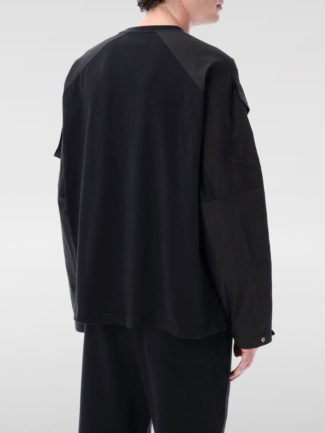 Tシャツ・カットソー OAMC Men T-shirt Black PCM1OT07AJE003099 BLK OAMC:Tシャツ メンズ - ブラック | GIGLIO.COMオンラインのOamc