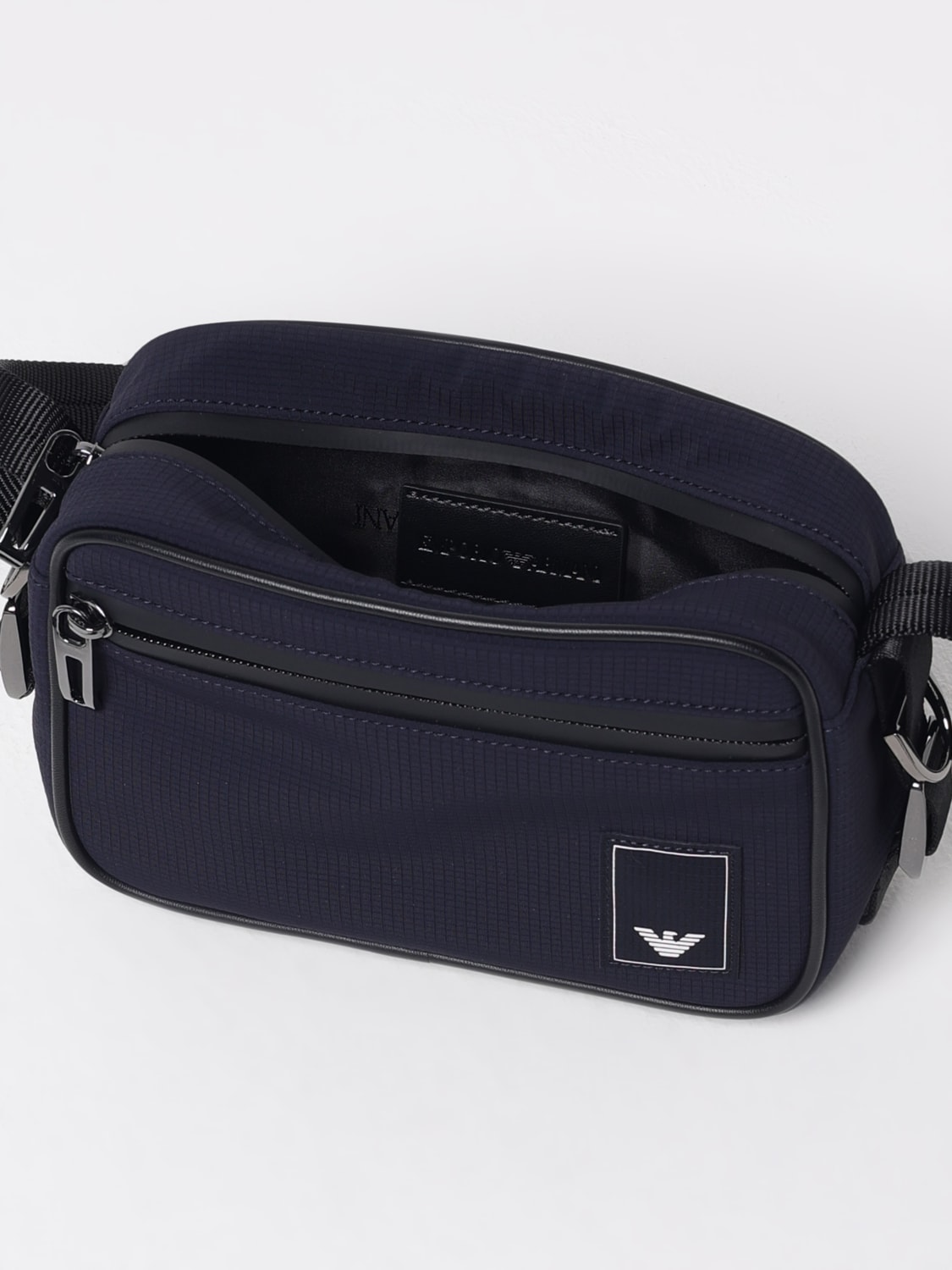 ショルダーバッグ EMPORIO ARMANI Men Shoulder bag Navy EM001220AF13841 UB118 EMPORIO ARMANI: Bags men - Navy | Emporio Armani shoulder