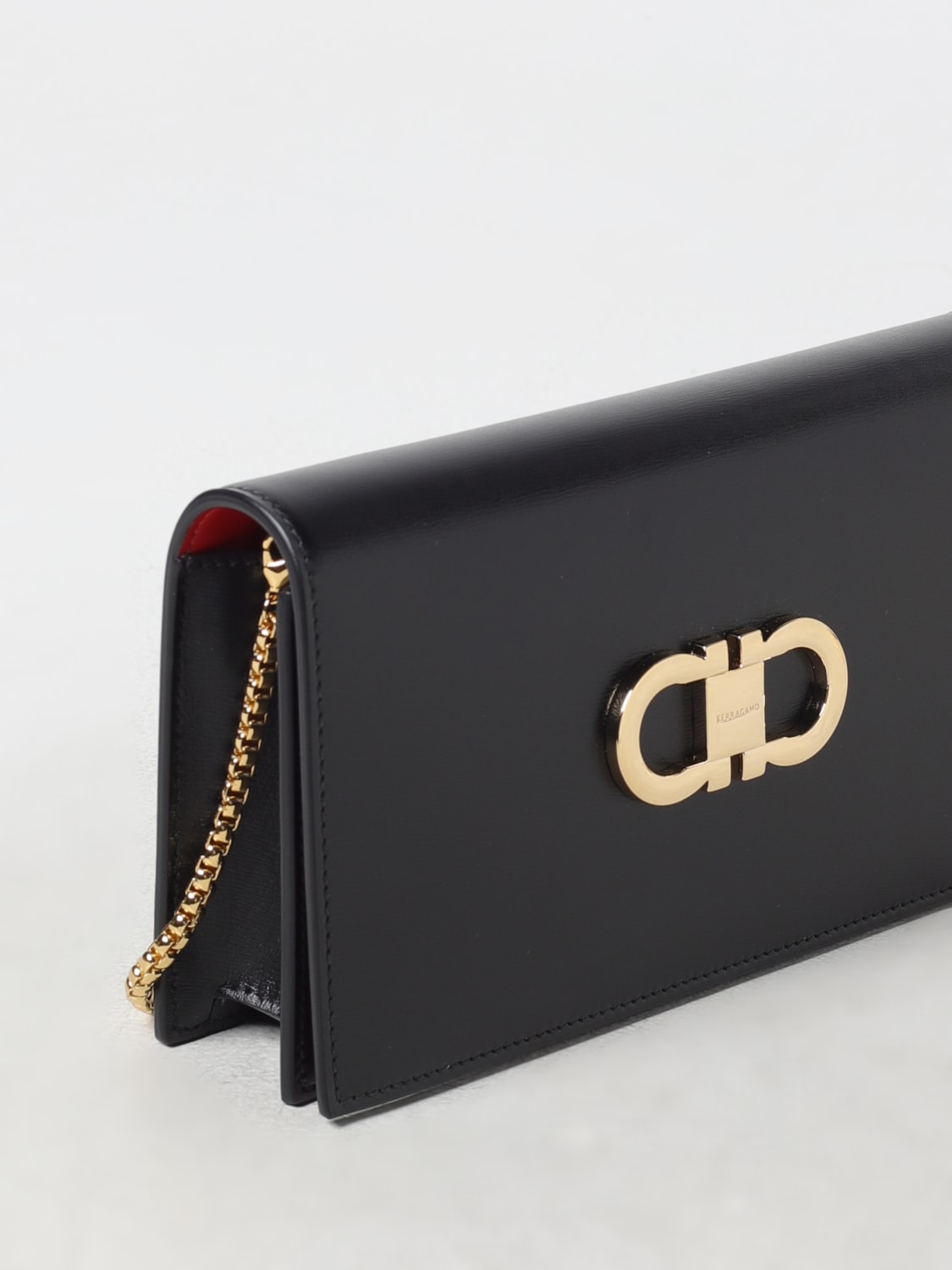 ショルダーバッグ・ポシェット FERRAGAMO Woman Crossbody bags Black 771676 218357 001 FERRAGAMO: Shoulder bag woman - Black | Ferragamo crossbody