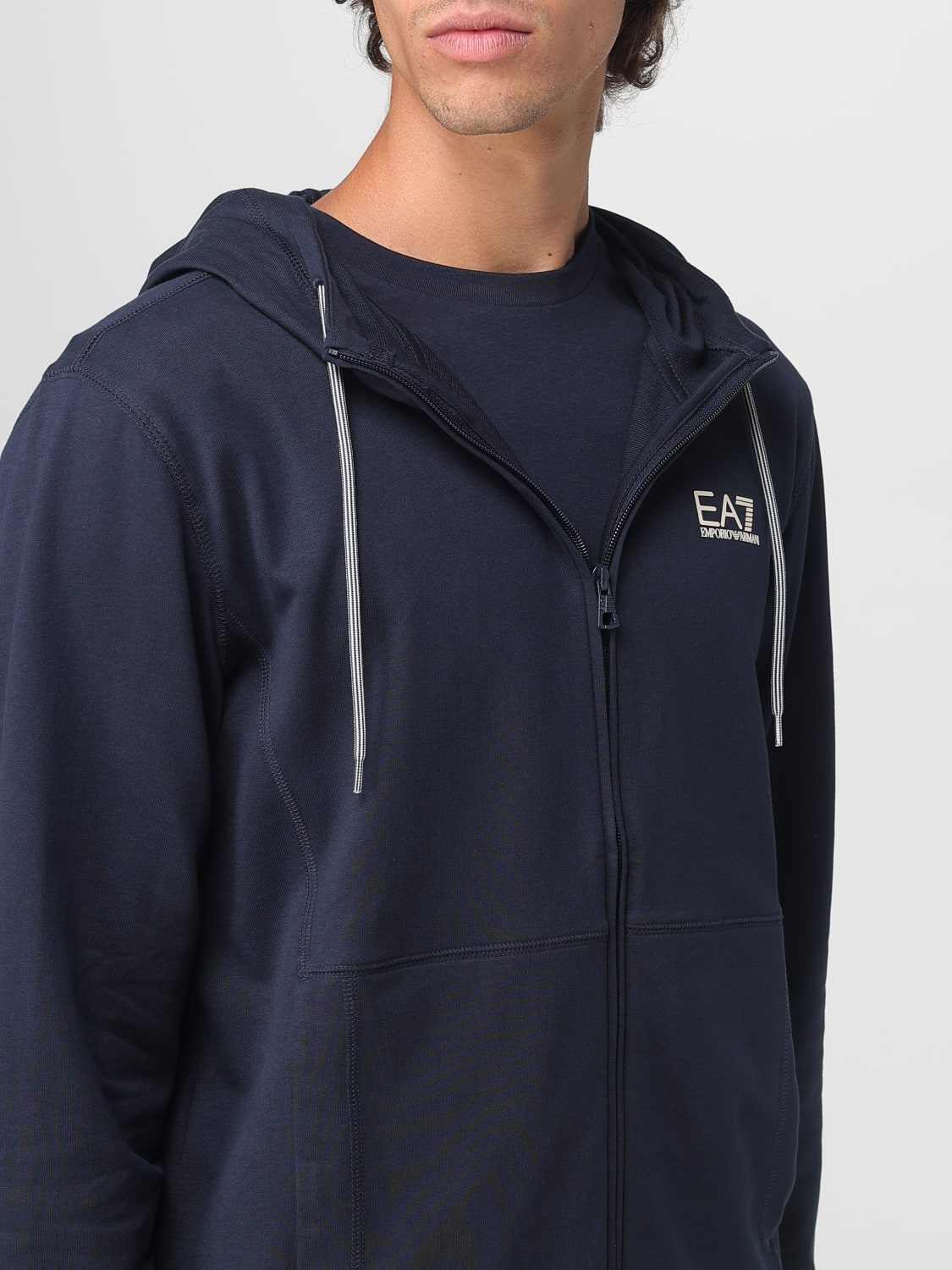 EA7 ТОЛСТОВКА: Толстовка Мужское Ea7, Синий - Img 4