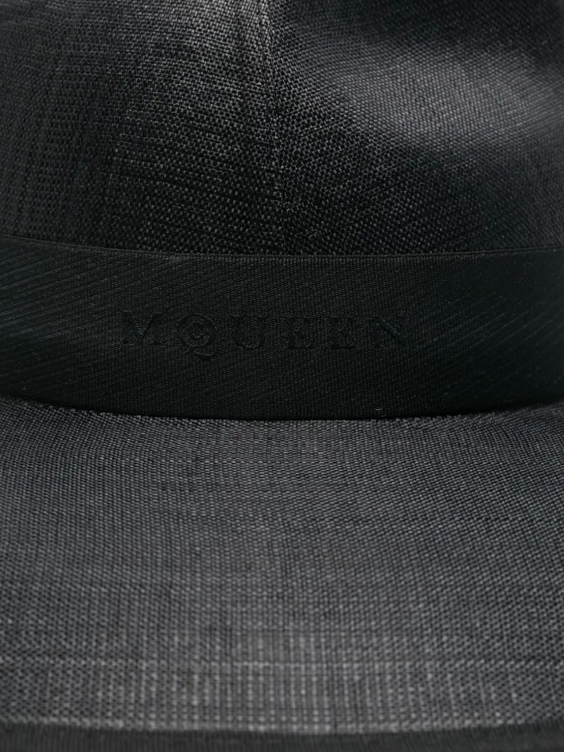 ハット ALEXANDER MCQUEEN Woman Hat Black 8268253E19Q 1000 MCQUEEN: Hat woman - Black | McQueen hat 8268253E19Q online