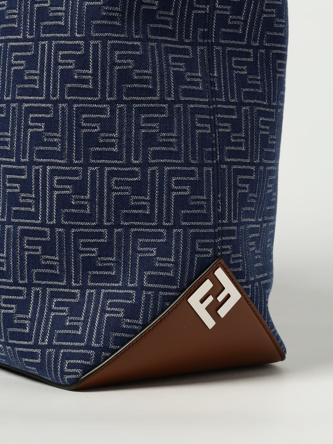 FENDI BORSA: Borsa Tote FF Fendi in denim, Grigio - Img 4